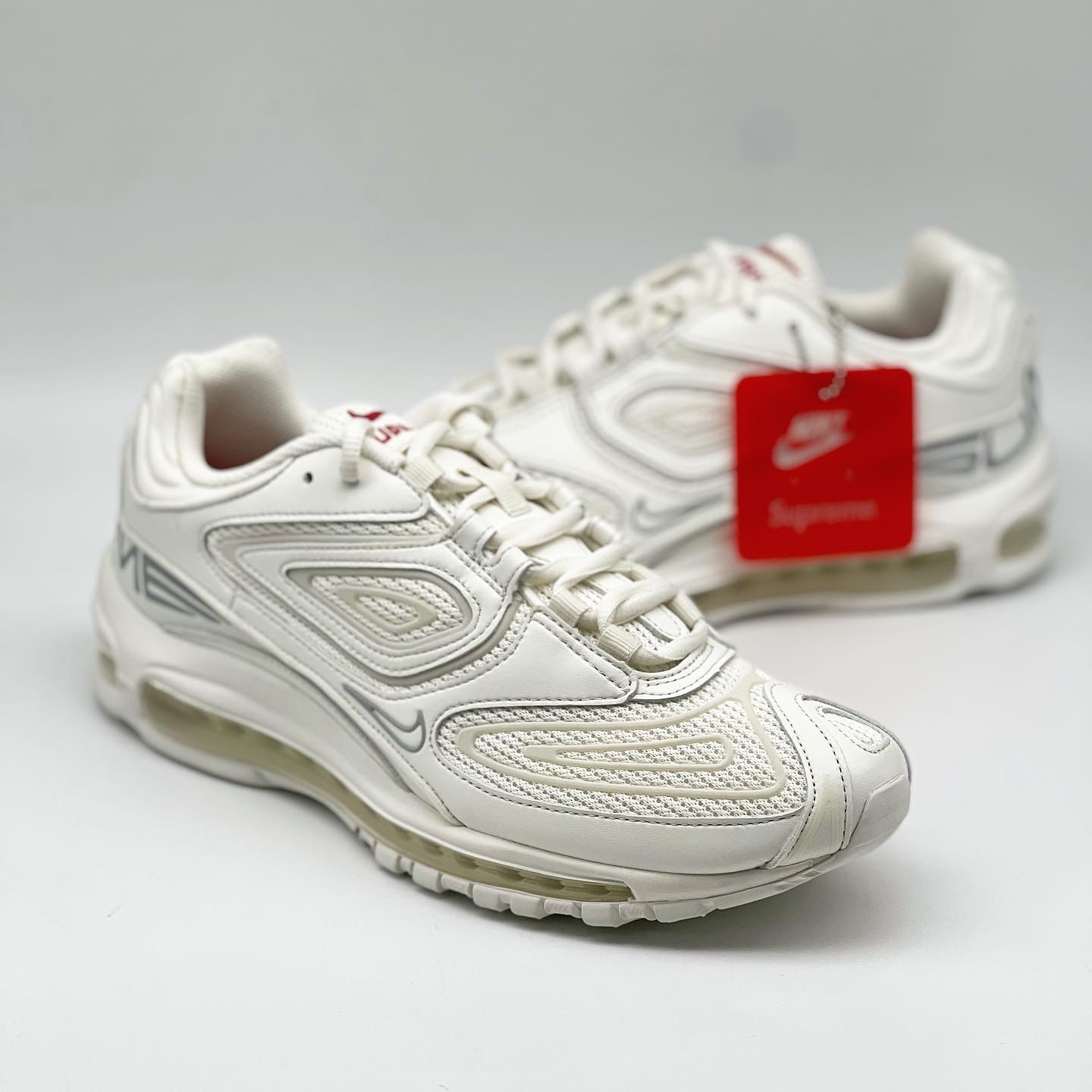 Nike x Supreme Air Max 98 TL White 착용 스타일 - 2