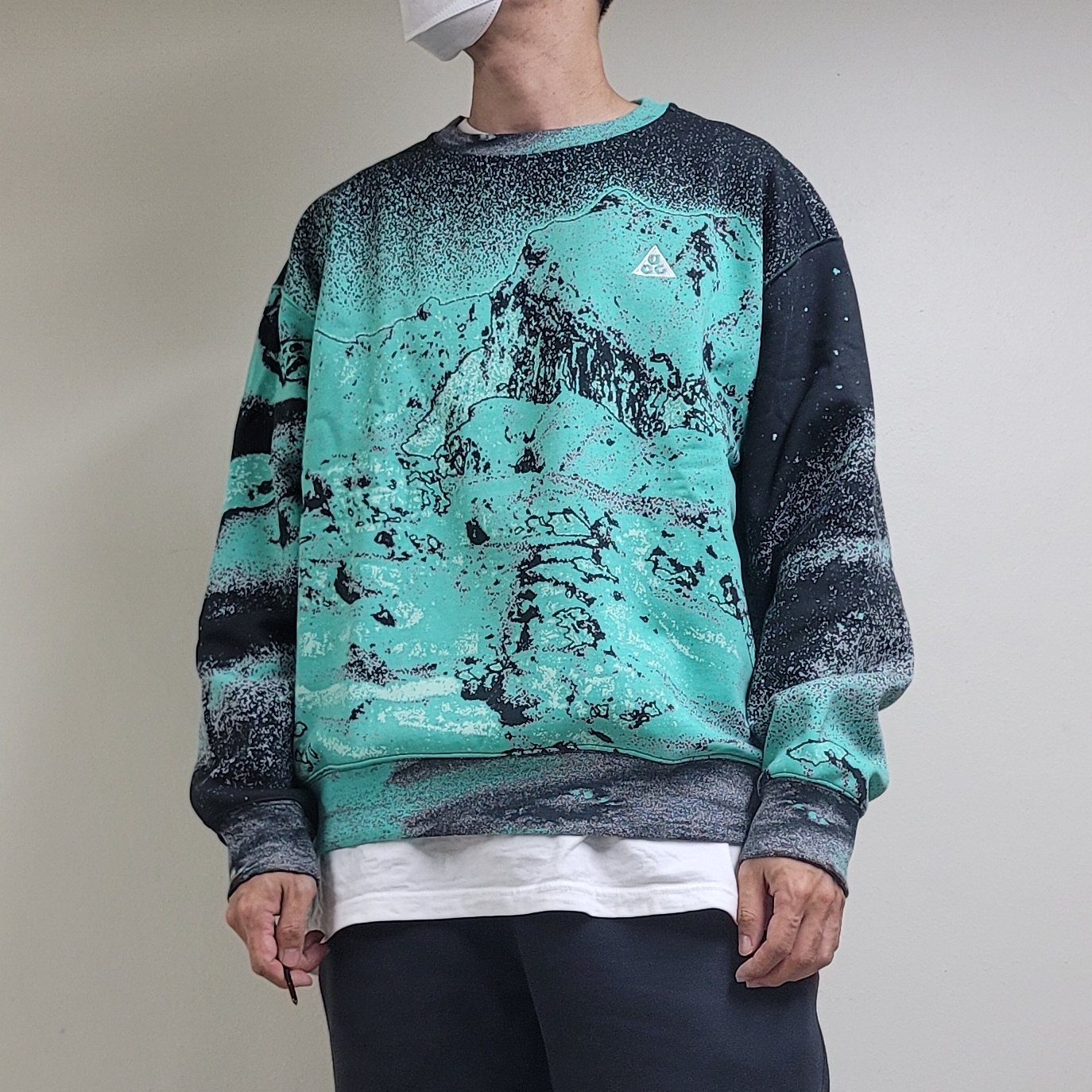 Nike ACG Therma Fit Crew Fleece AOP Sweatshirt Light Menta - Asia 착용 스타일 - 2