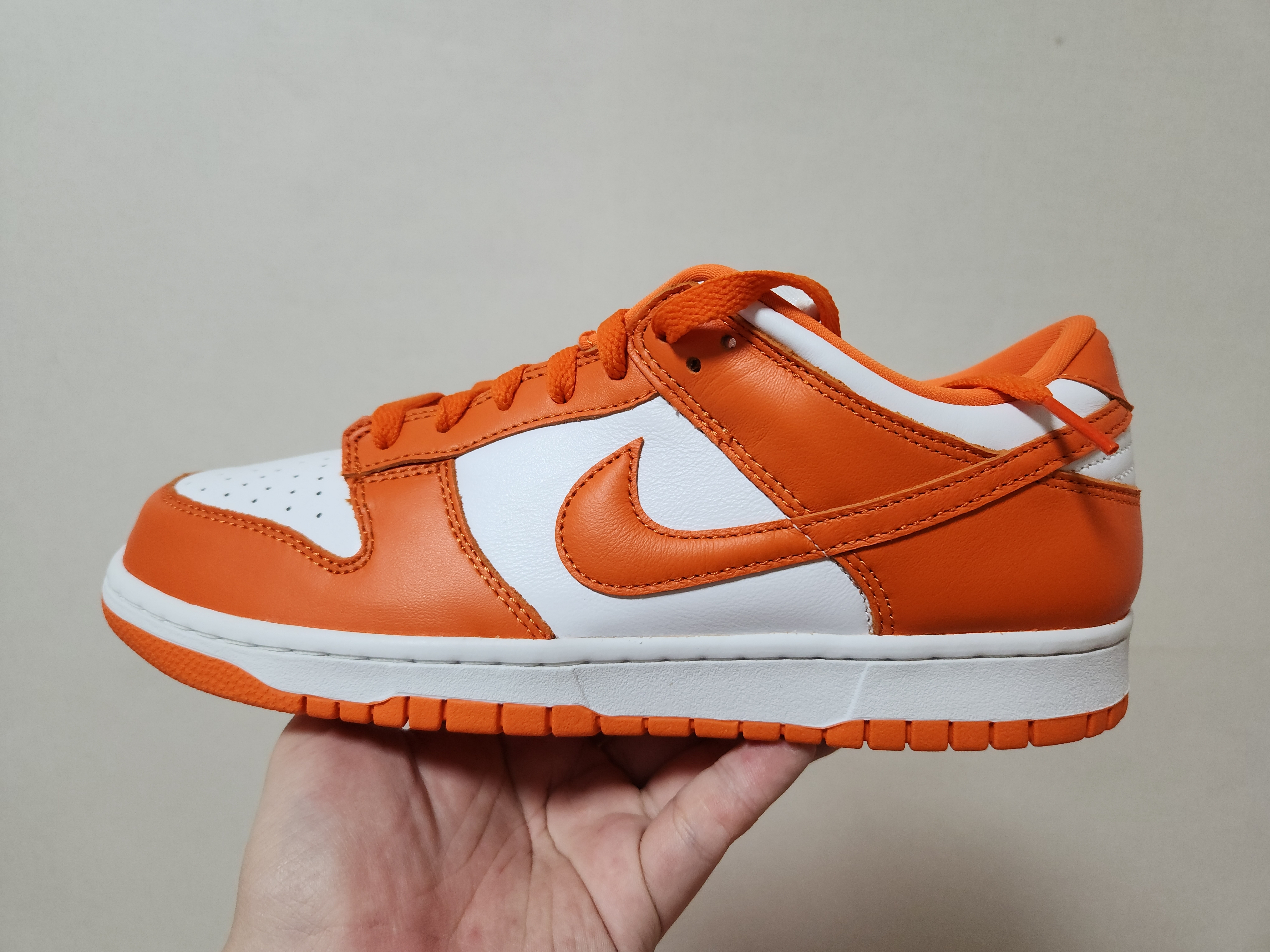Nike Dunk Low SP Syracuse 2022, Nike Dunk Low SP Kentucky 2022 착용 스타일 - 1