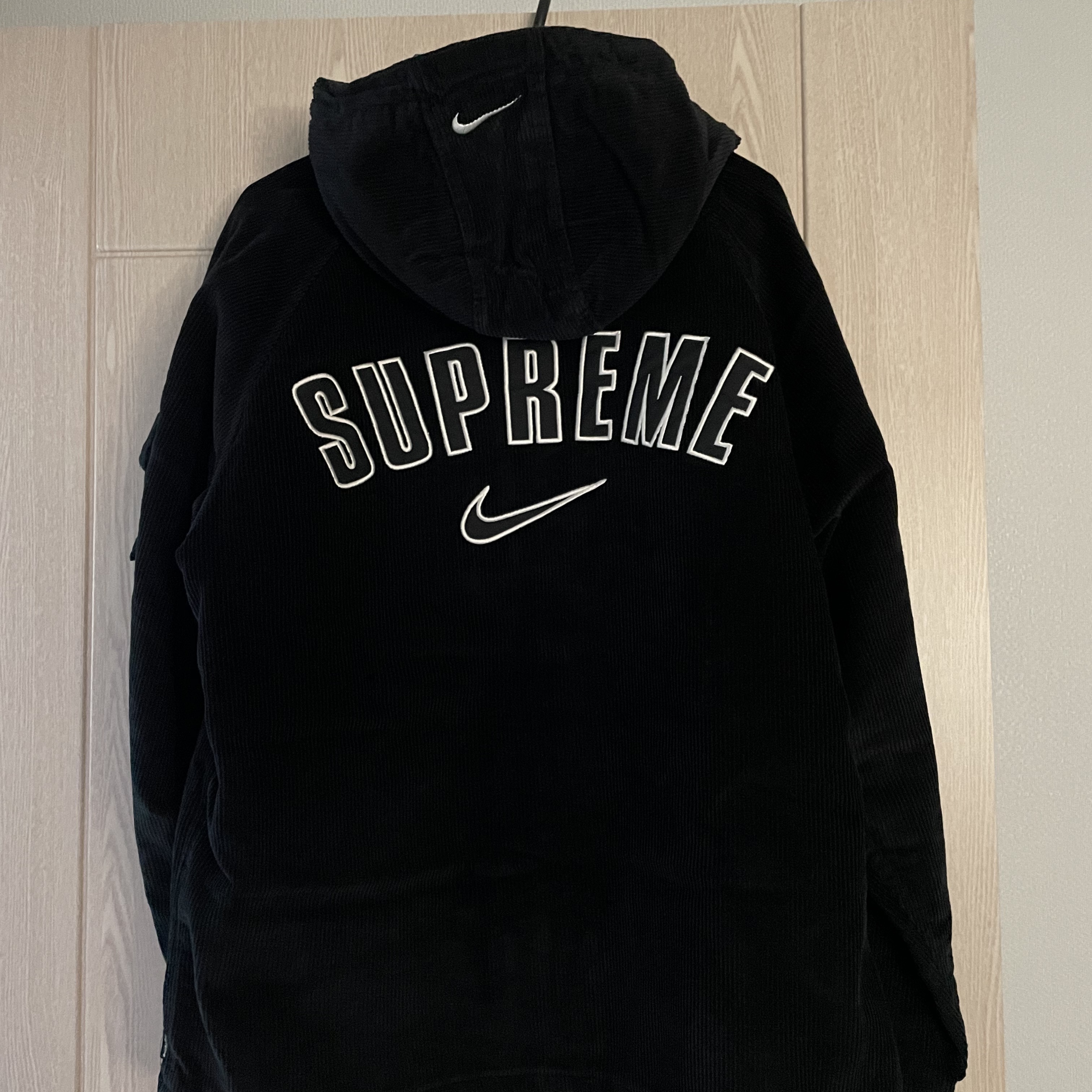 Supreme x Nike Arc Corduroy Hooded Jacket Black - 22SS 착용 스타일 - 1