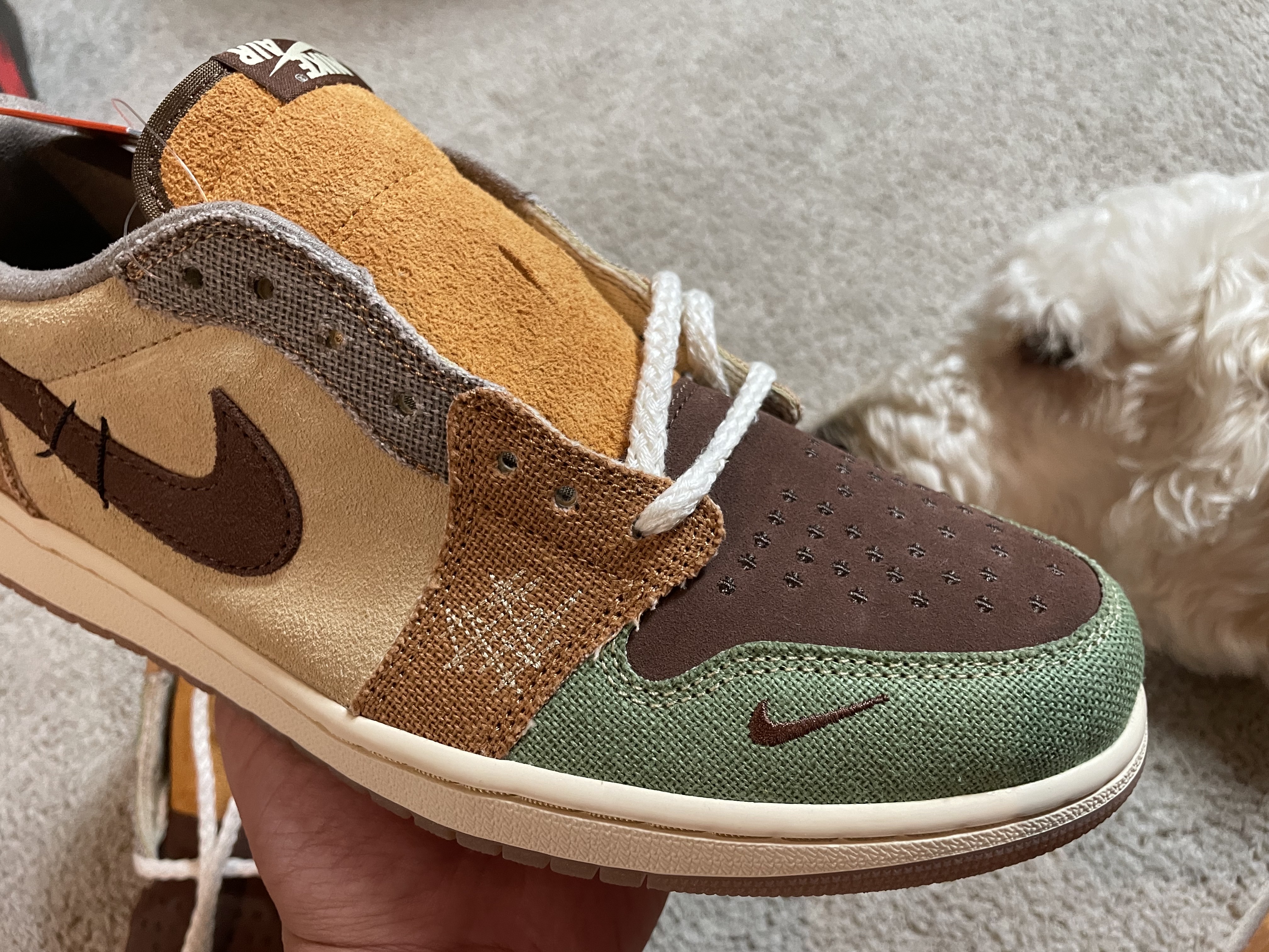 Jordan 1 x Zion Williamson Retro Low OG Flax and Oil Green 착용 스타일 - 4