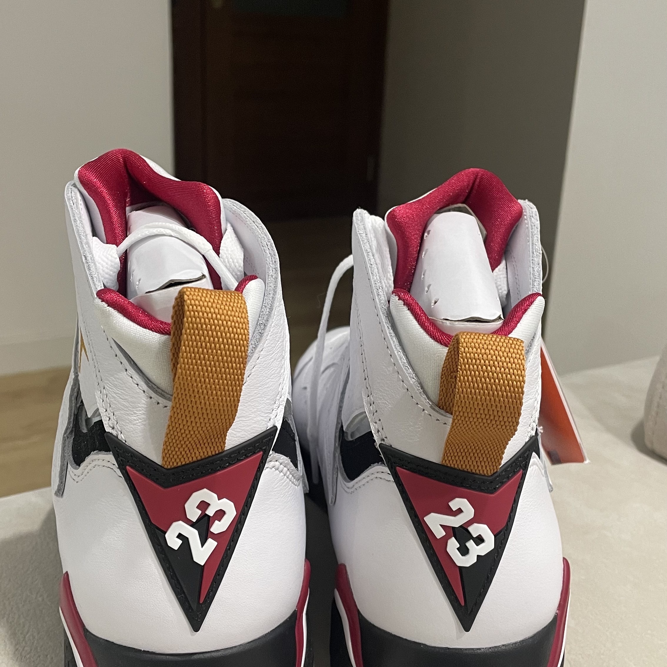 Jordan 7 Retro Cardinal 2022 착용 스타일 - 3