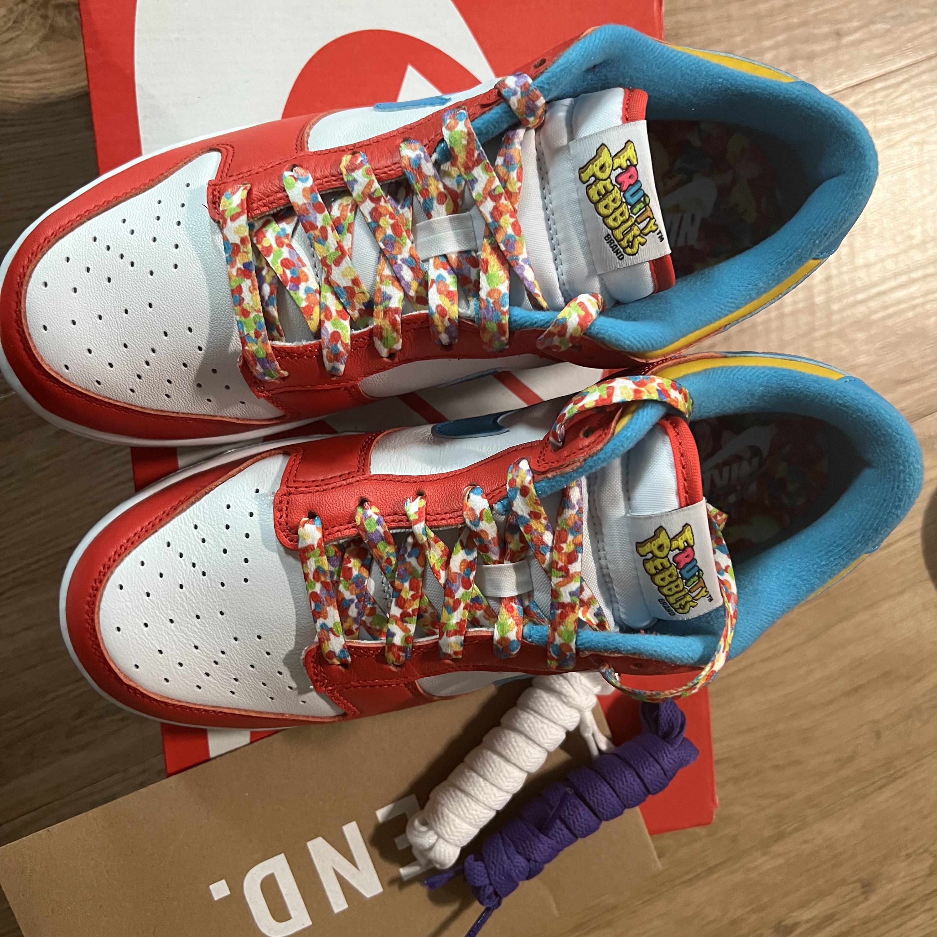 Nike x LeBron James x Fruity Pebbles Dunk Low QS Habanero Red 착용 스타일