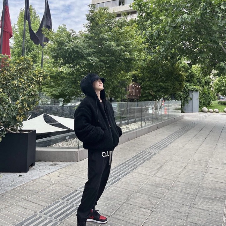 Celine Track Pants in Cotton Fleece Black White 착용 스타일 - 2