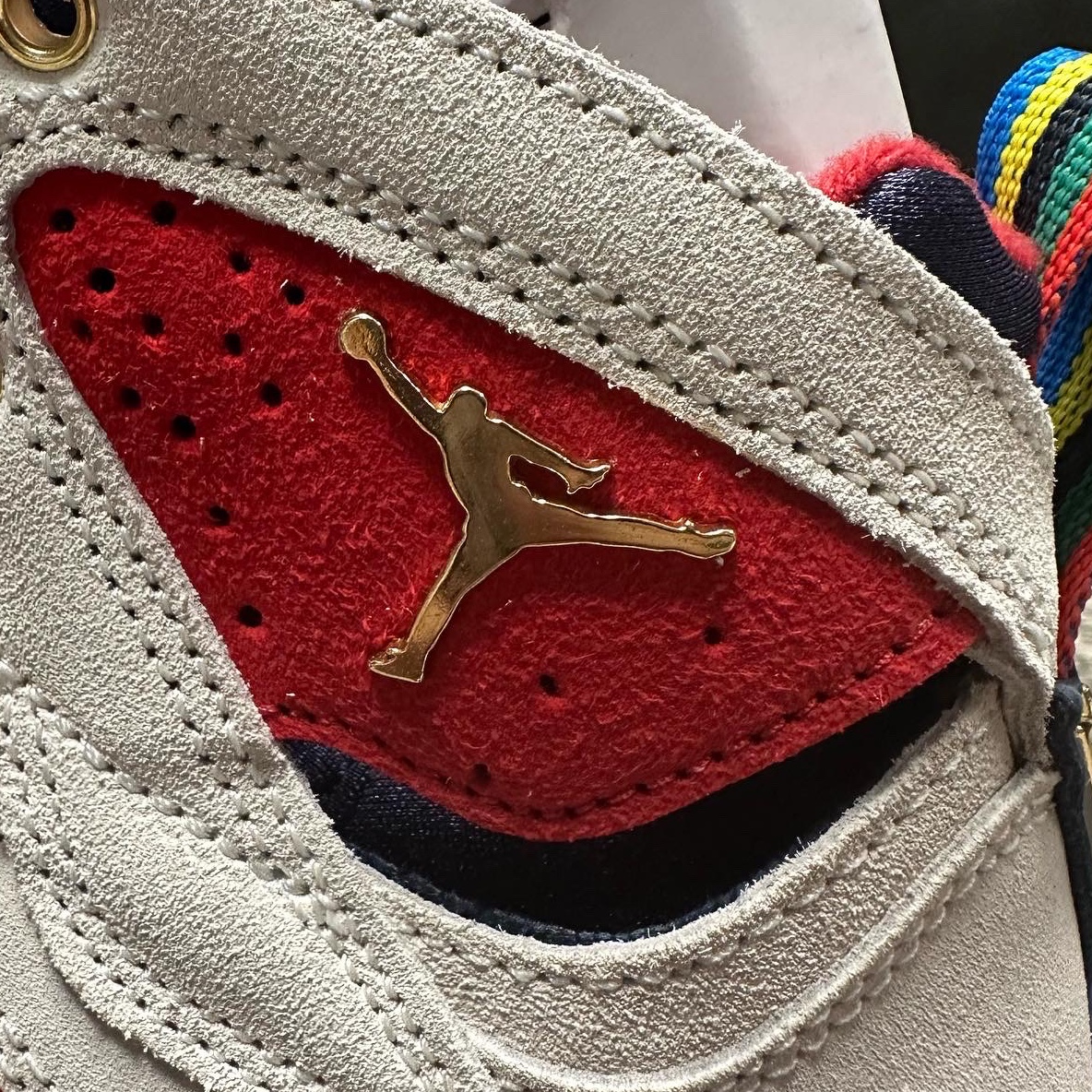 Jordan 7 x Trophy Room Retro SP True Red and Obsidian 착용 스타일 - 4