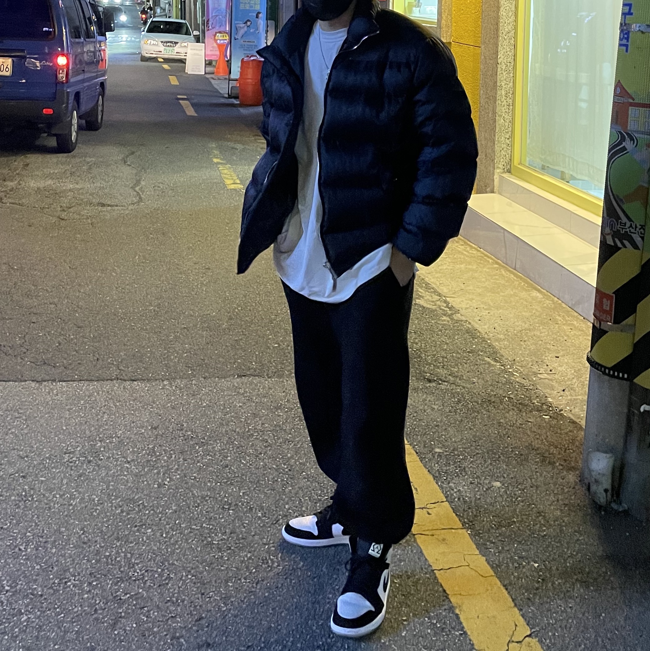 Jordan 1 Mid SE Diamond, Dior Oblique Down Jacket Black Nylon Jacquard 착용 스타일 - 2