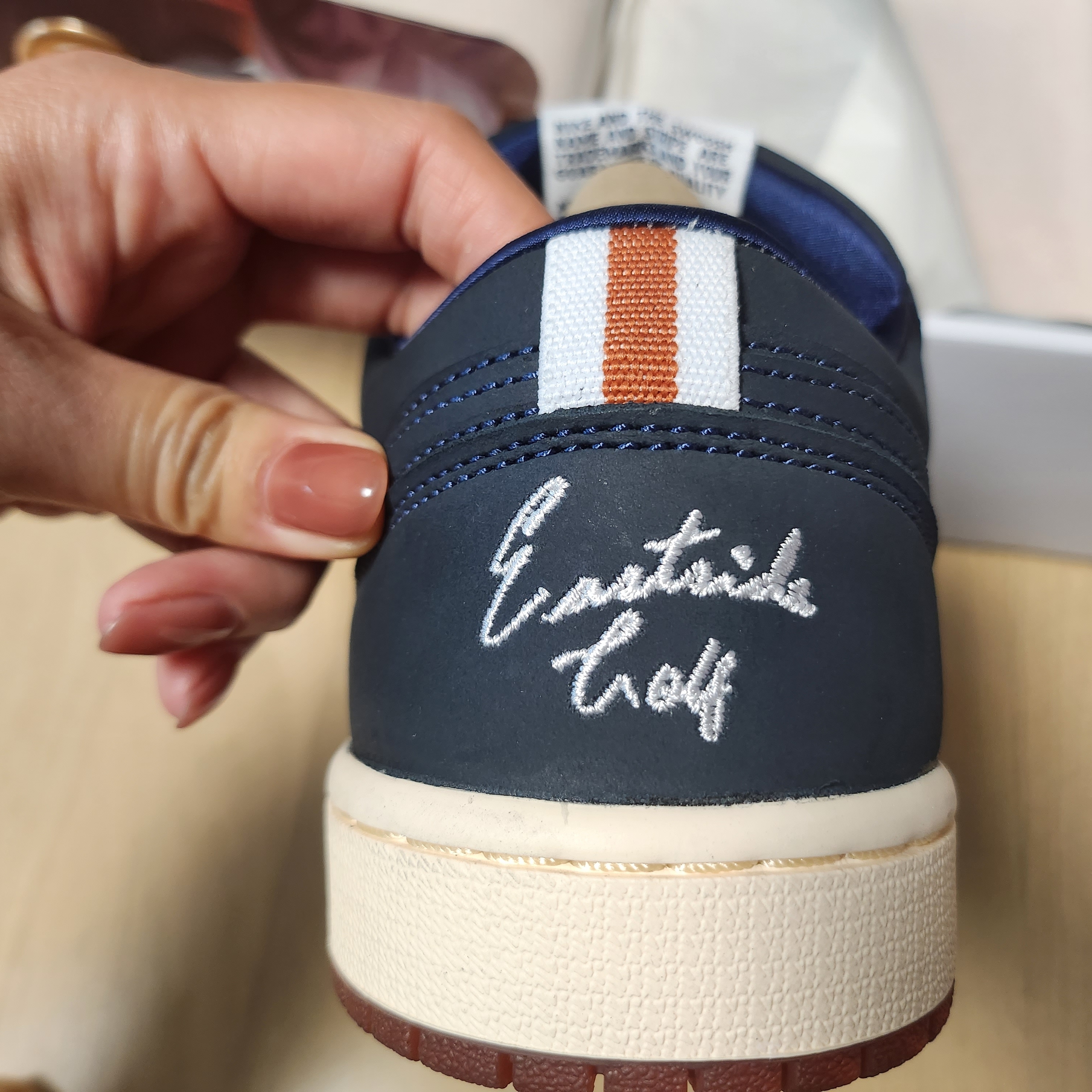 Jordan 1 x Eastside Golf Low Midnight Navy 착용 스타일 - 3