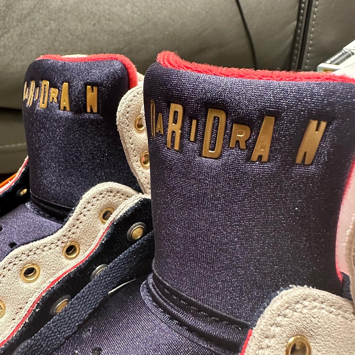 Jordan 7 x Trophy Room Retro SP True Red and Obsidian 착용 스타일 - 2