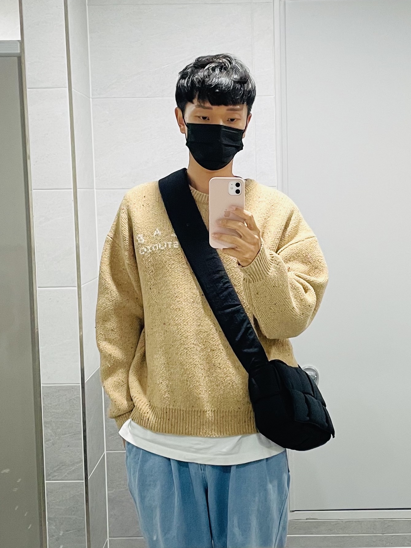 IAB Studio x Saddler Haus Knit Plain, Bottega Veneta Padded Tech Cassette Black 착용 스타일