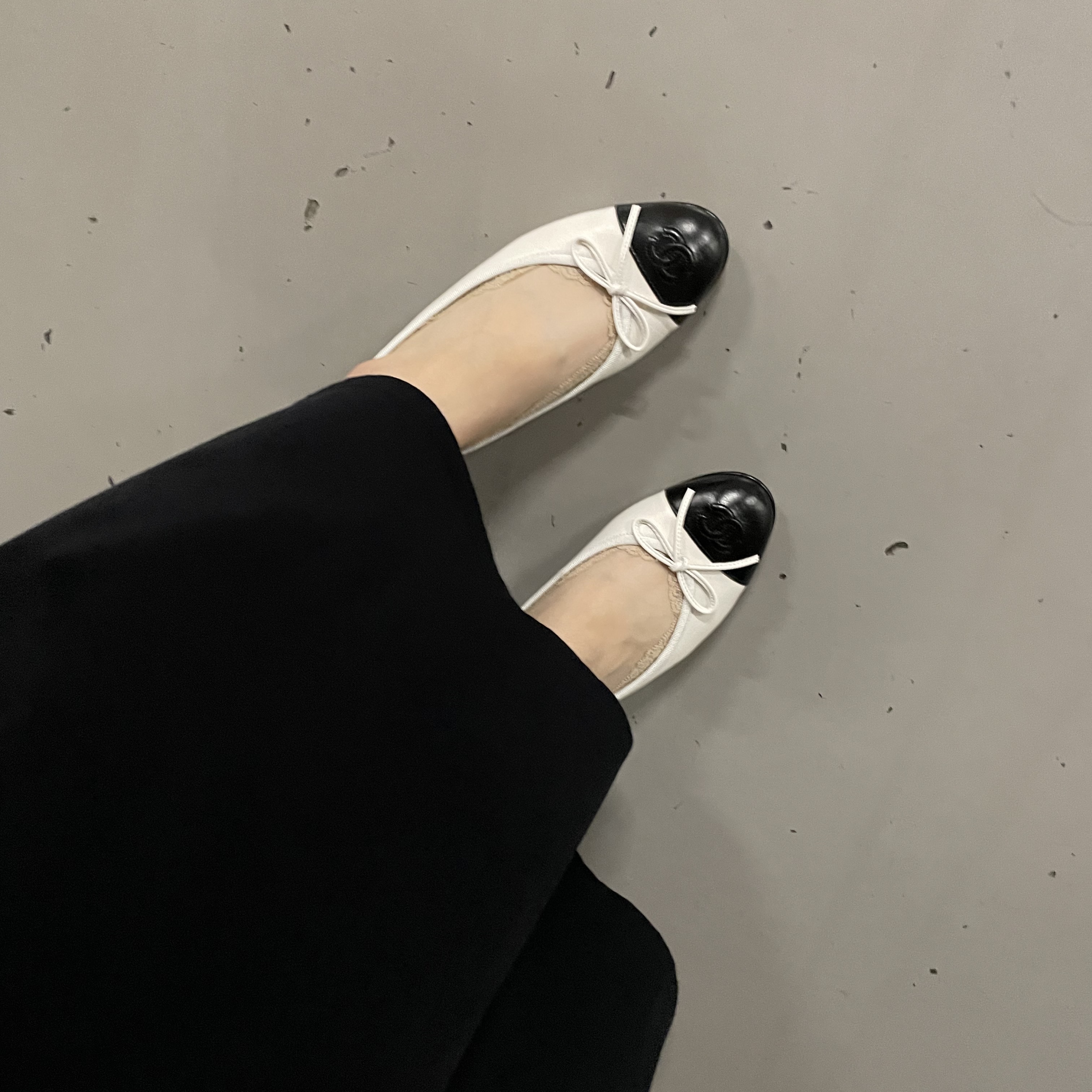 (W) Chanel Ballerina Flat Laminated Crumpled Calfskin & Black 착용 스타일