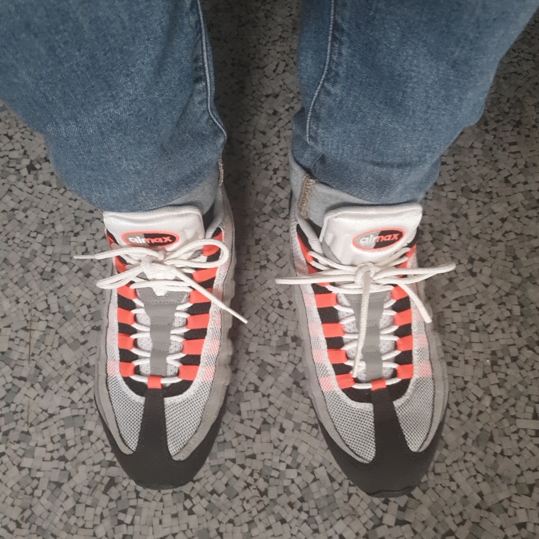 Nike Air Max 95 Solar Red 2011 착용 스타일