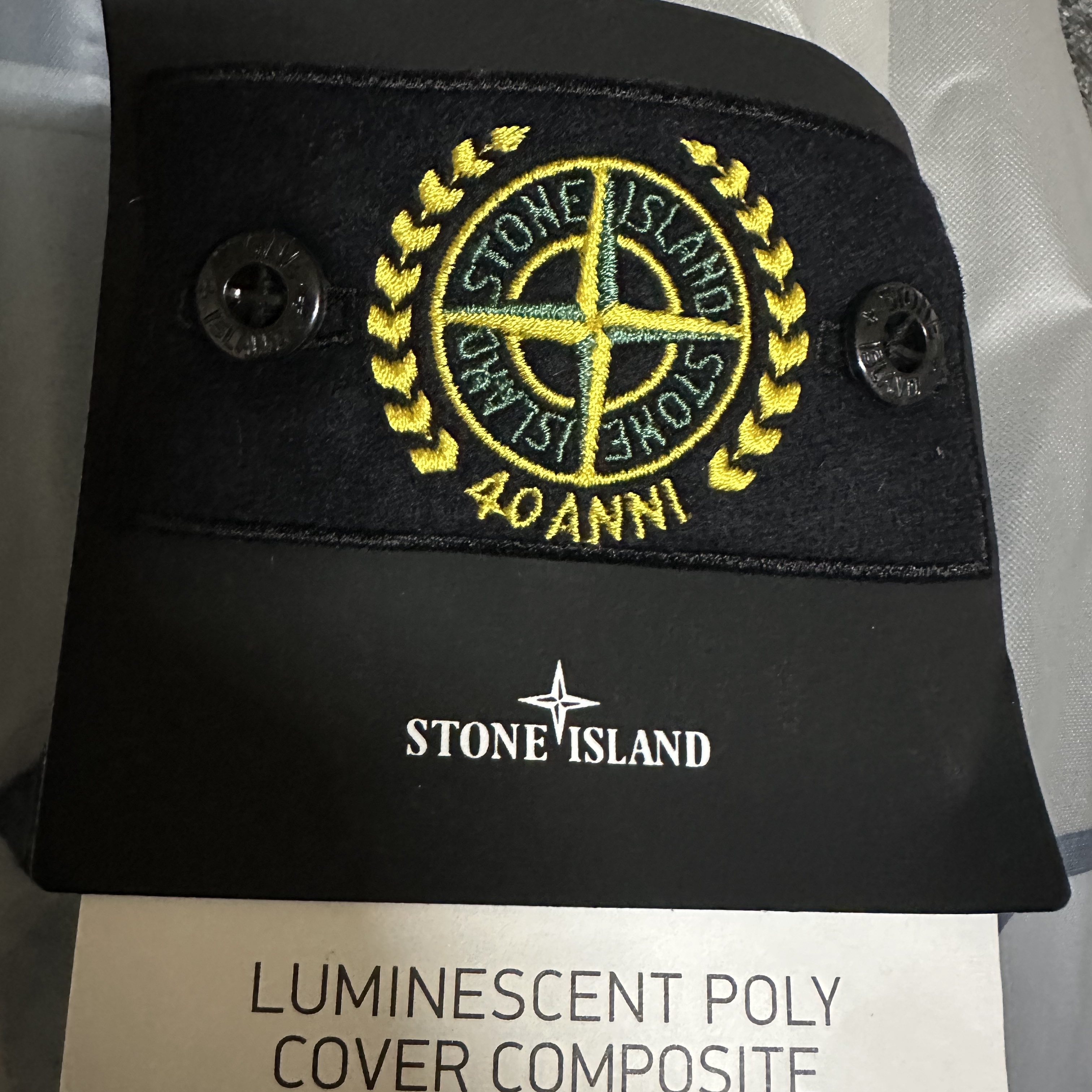 Stone Island 401Q3 Luminescent Poly Cover Composite 40th Anniversary Hooded Jacket White - 22FW 착용 스타일 - 3