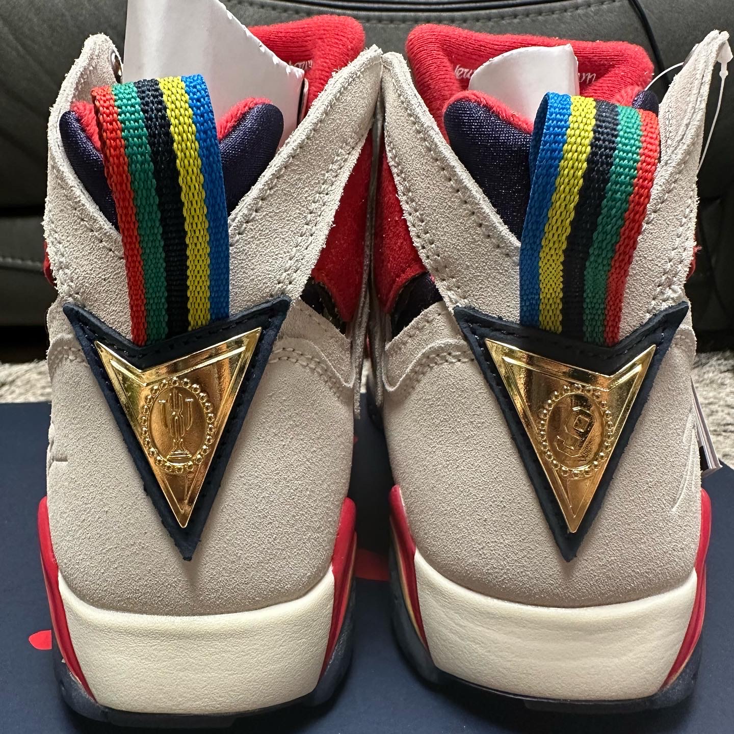 Jordan 7 x Trophy Room Retro SP True Red and Obsidian 착용 스타일 - 5