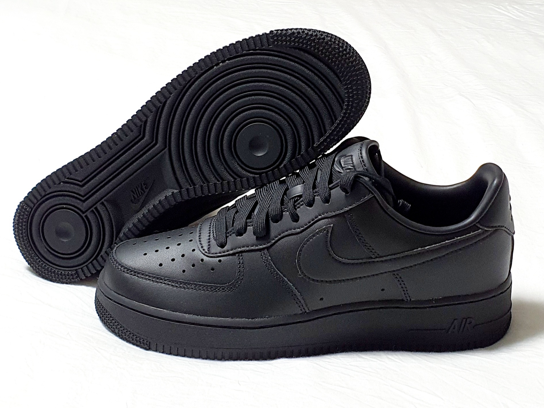 Nike Air Force 1 '07 Fresh Black 착용 스타일 - 1