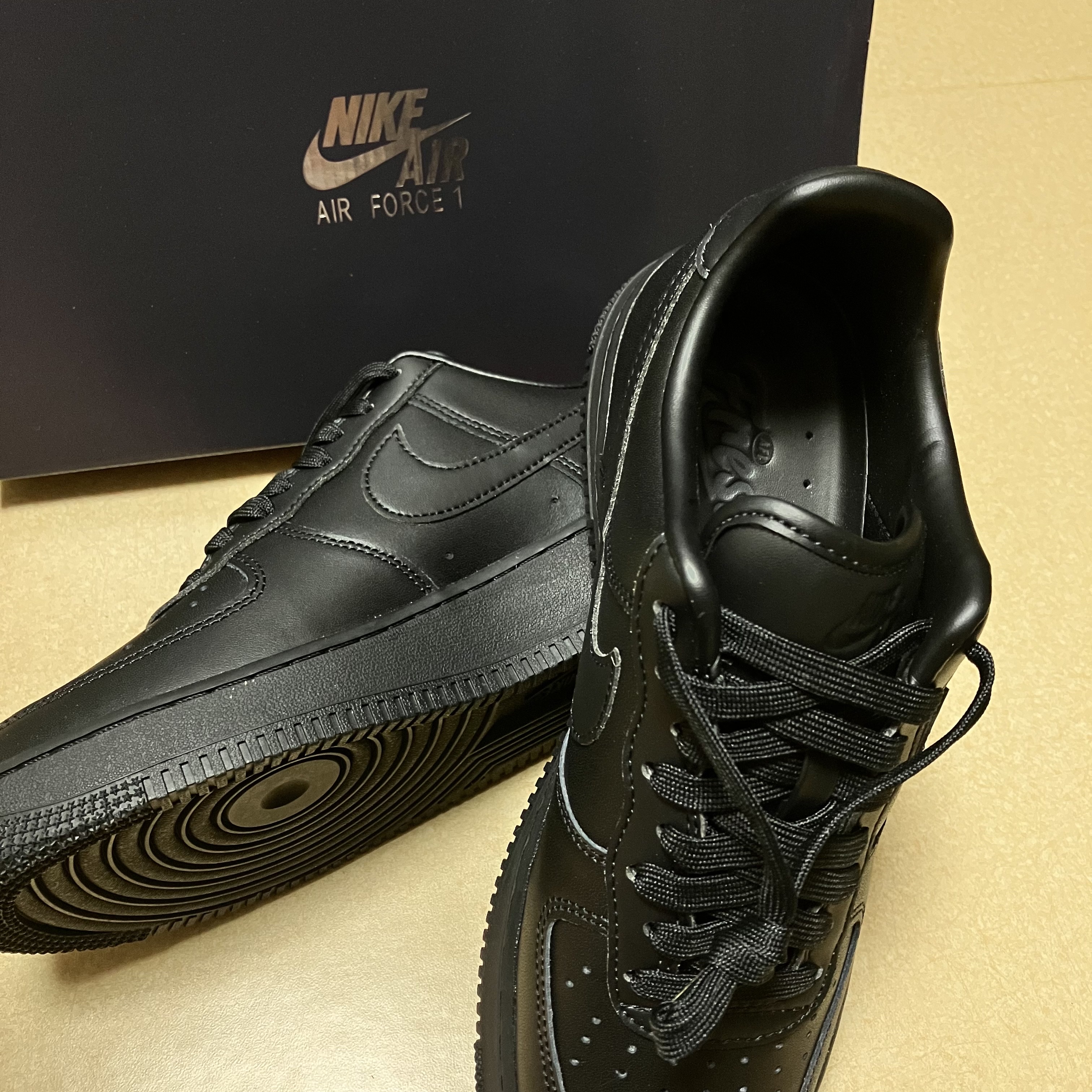 Nike Air Force 1 '07 Fresh Black 착용 스타일