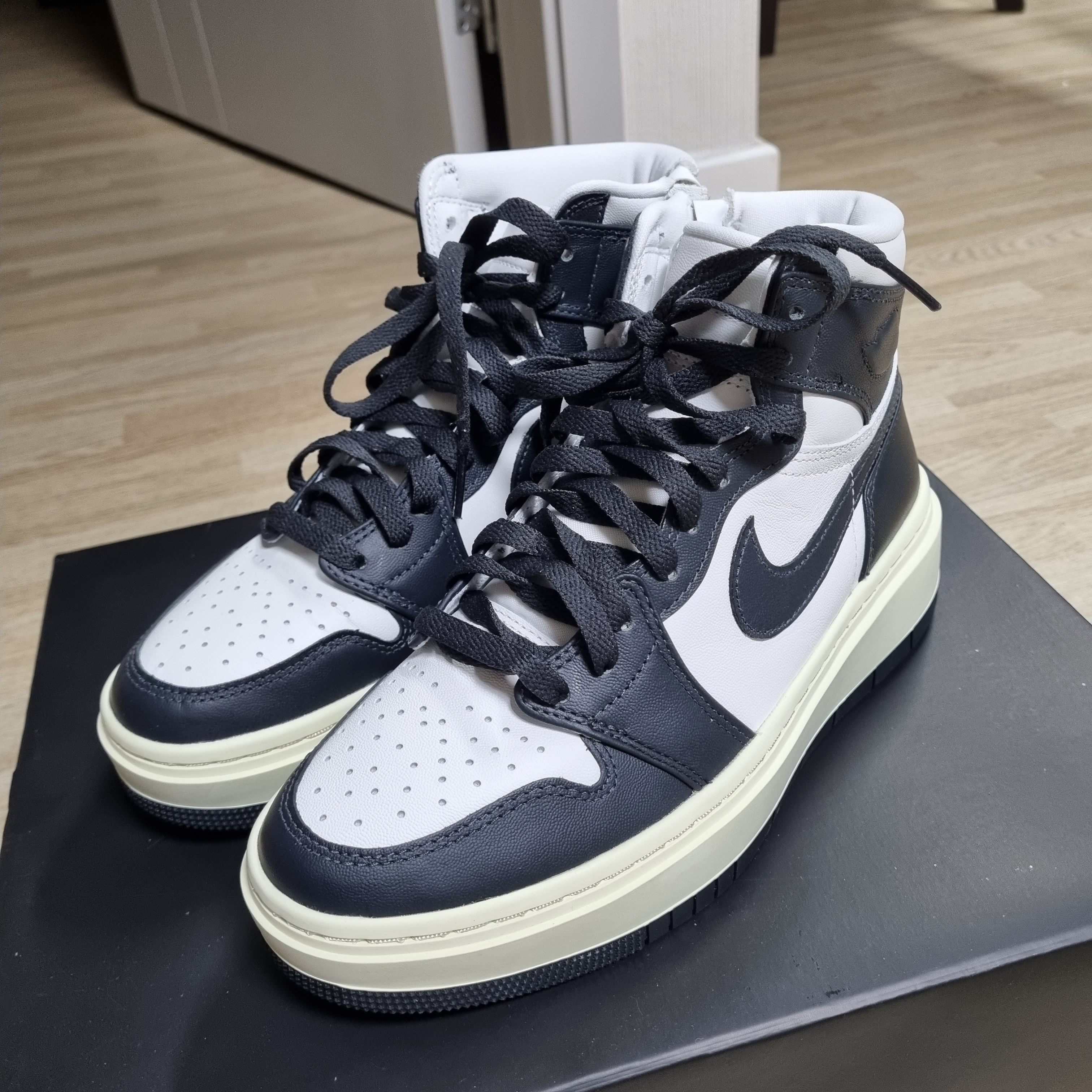 (W) Jordan 1 Elevate High Dark Ash 착용 스타일