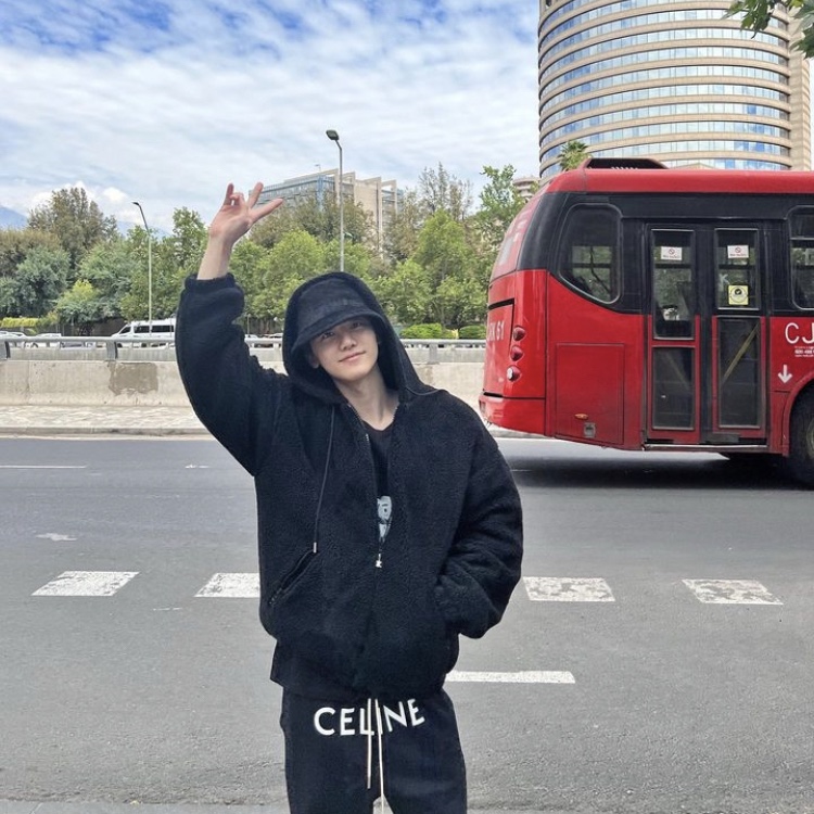 Celine Track Pants in Cotton Fleece Black White 착용 스타일 - 1