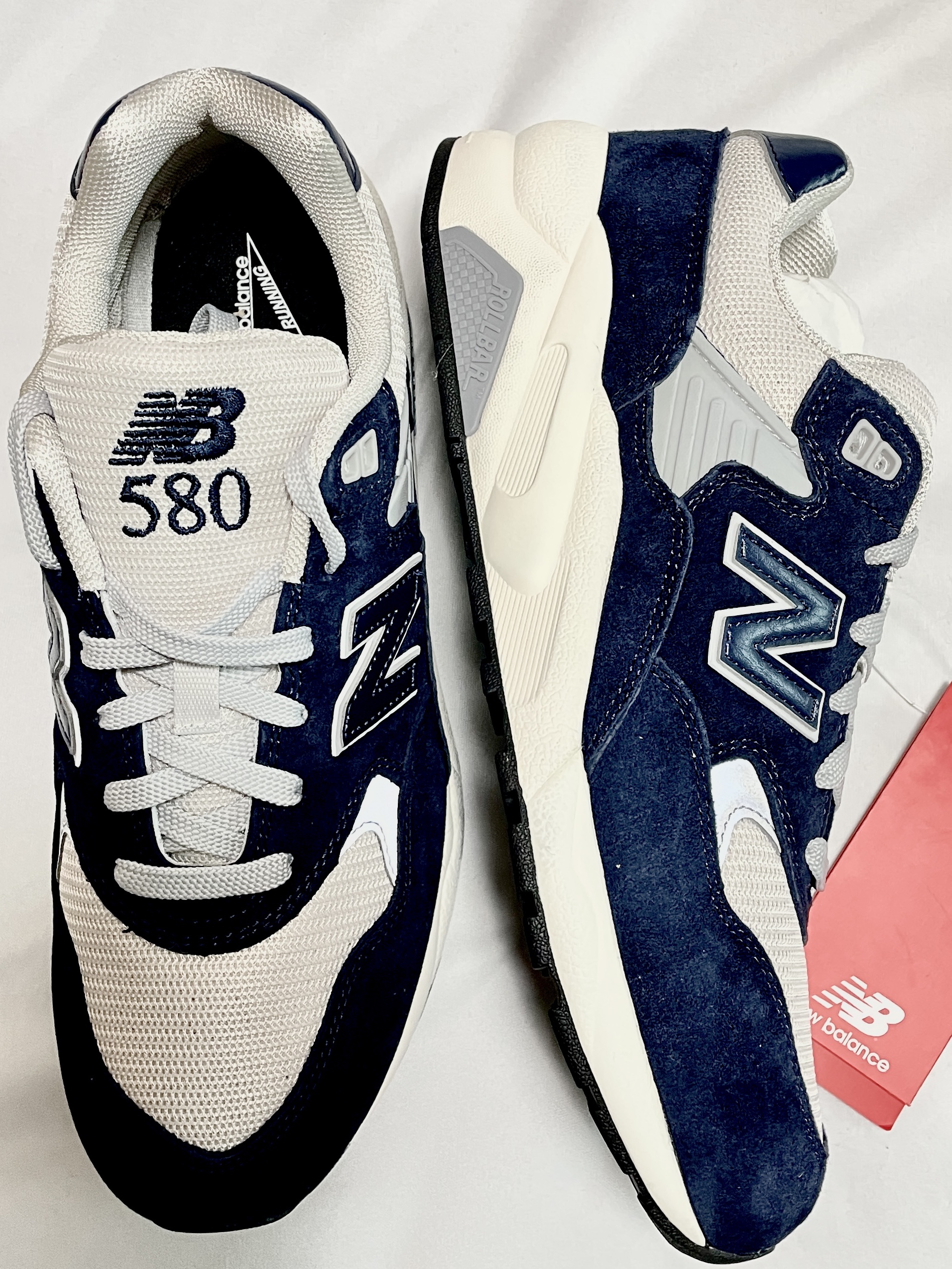 New Balance 580 Navy Cream 착용 스타일