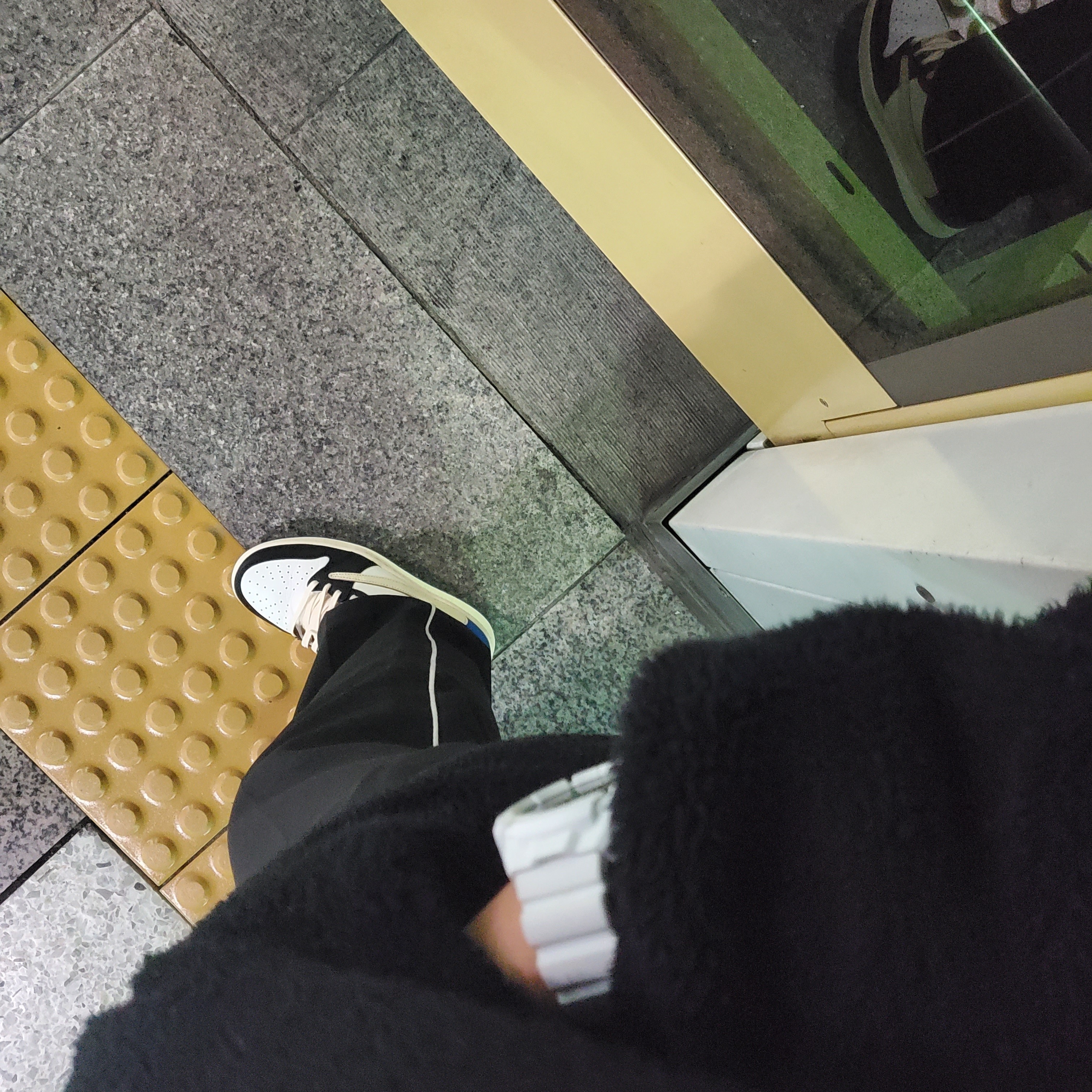 Jordan 1 x Travis Scott x Fragment Retro Low OG SP Military Blue 착용 스타일