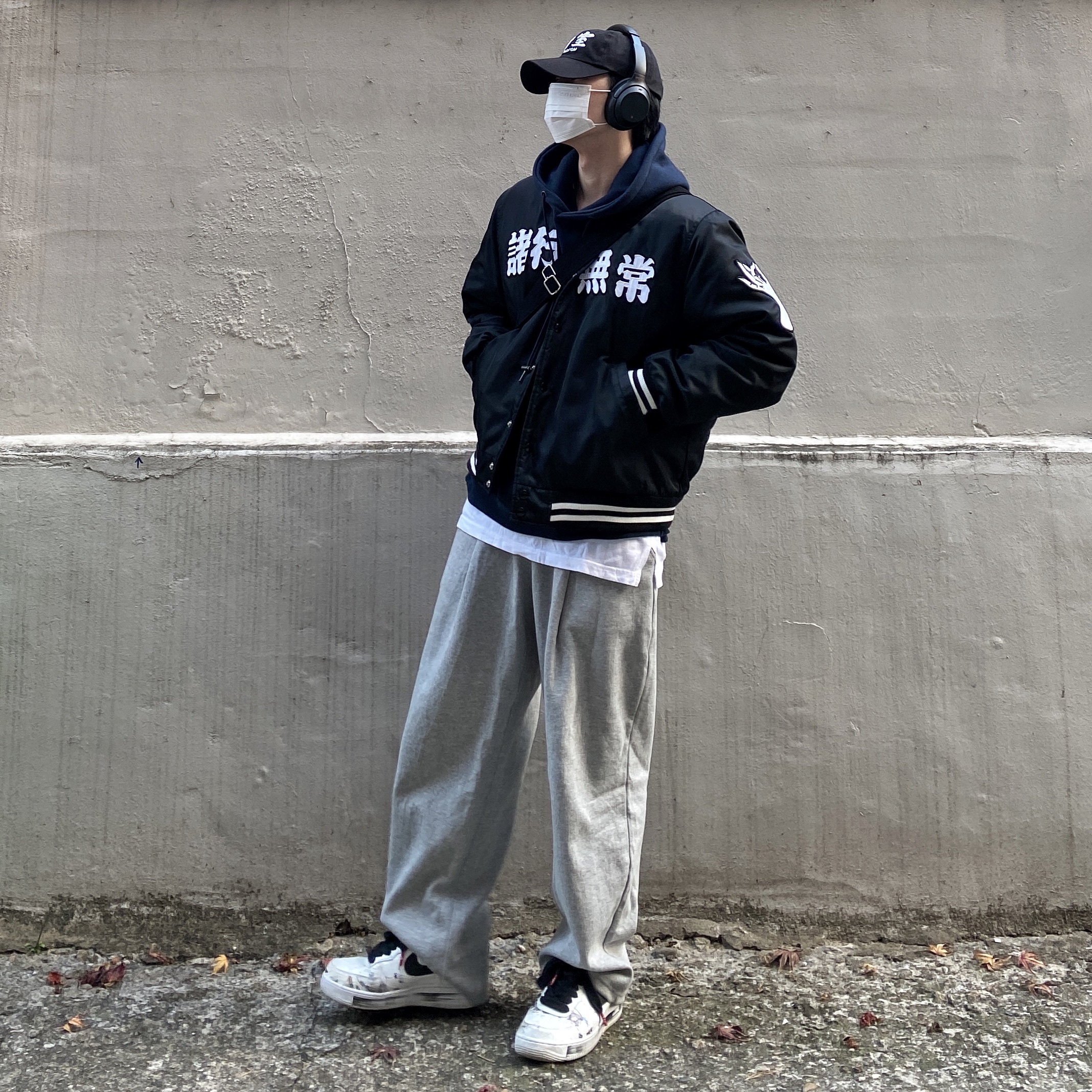 Darkr8m Studio White Logo Cap, Nike x Peaceminusone Air Force 1 Low Para-Noise 2.0 착용 스타일