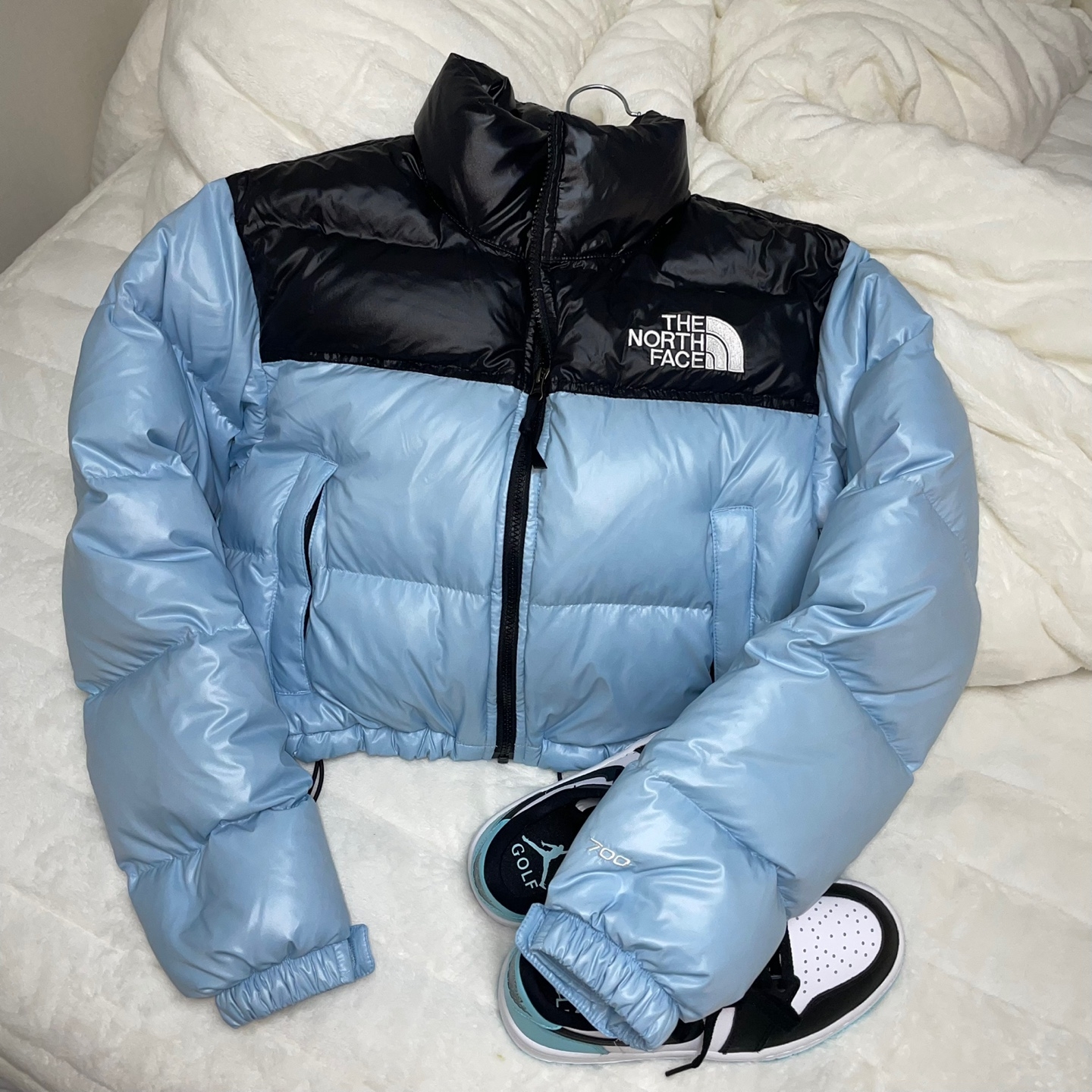 (W) The North Face Nuptse Short Jacket Beta Blue, Jordan 1 Low Golf Copa 착용 스타일 - 5