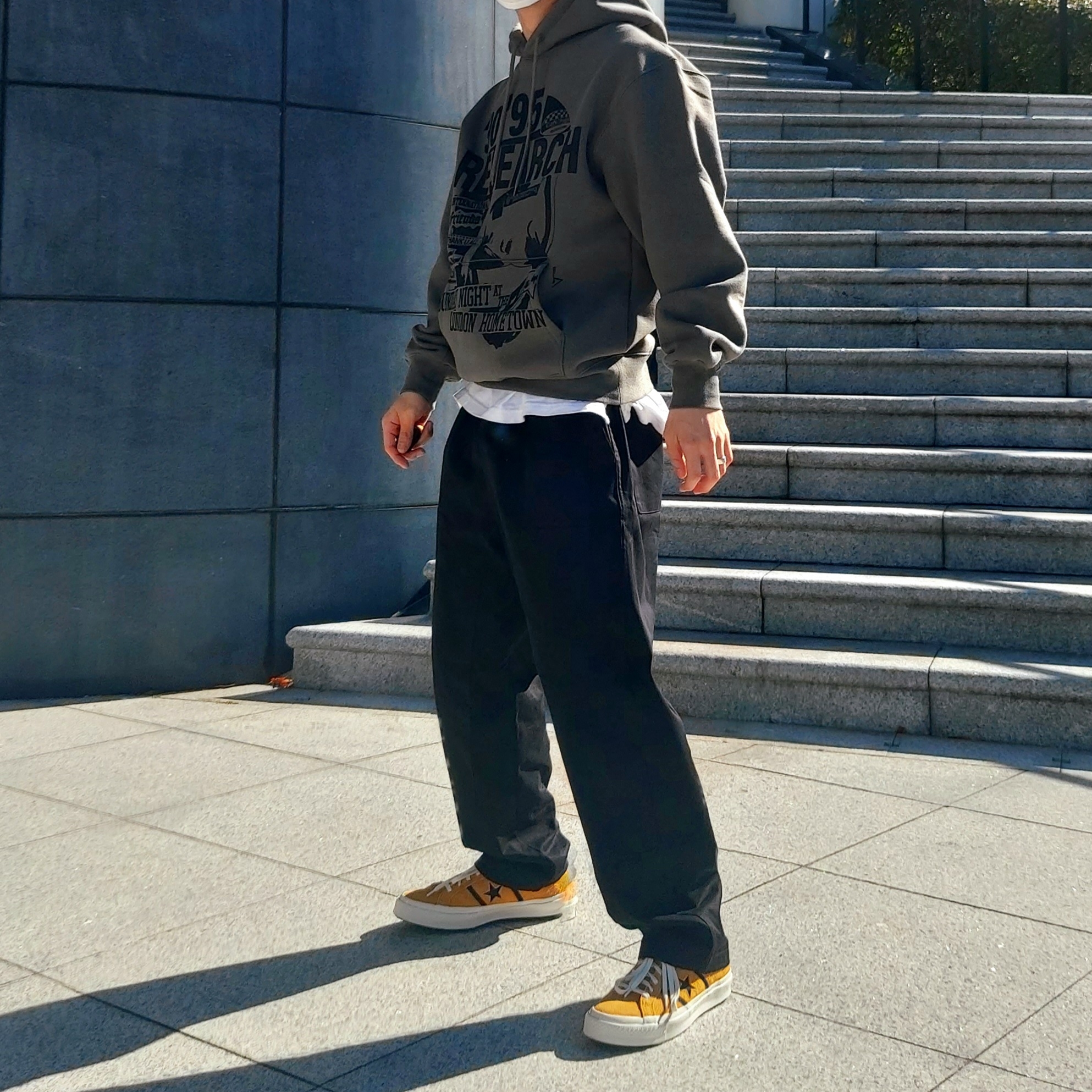 Converse One Star J Seude Ox Yellow 착용 스타일 - 2