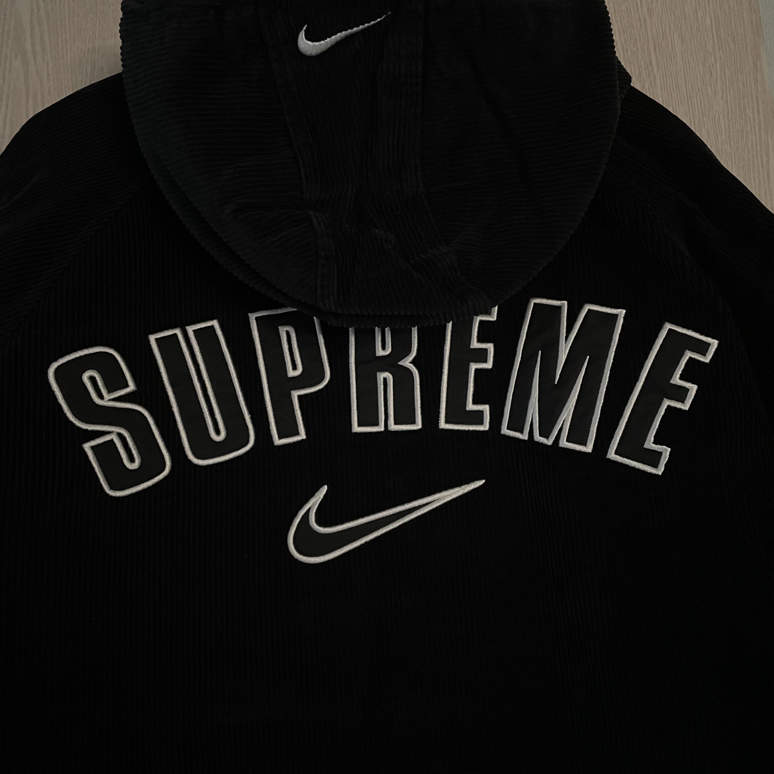 Supreme x Nike Arc Corduroy Hooded Jacket Black - 22SS 착용 스타일 - 2