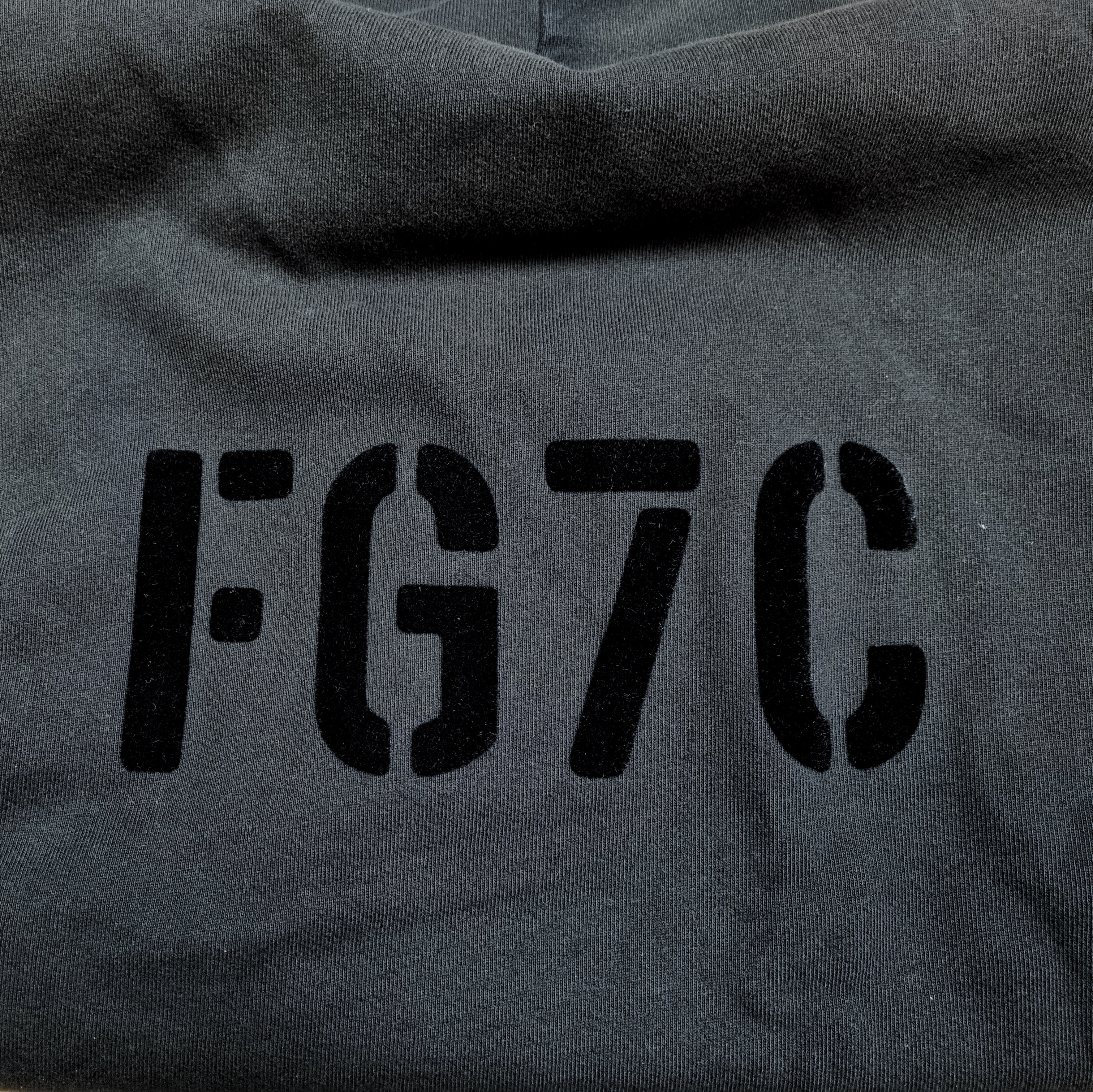 Fear of God FG7C Hoodie Vintage Black 착용 스타일 - 2