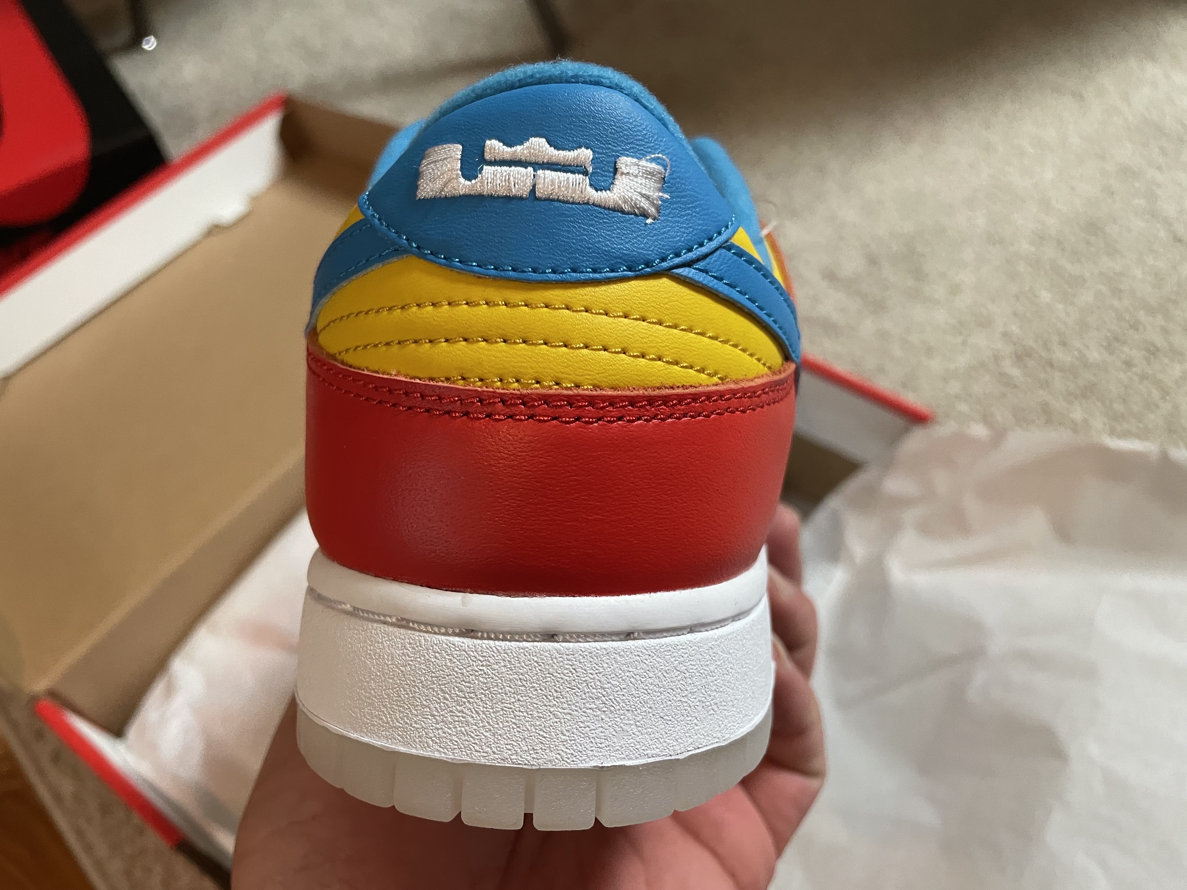 Nike x LeBron James x Fruity Pebbles Dunk Low QS Habanero Red 착용 스타일 - 4
