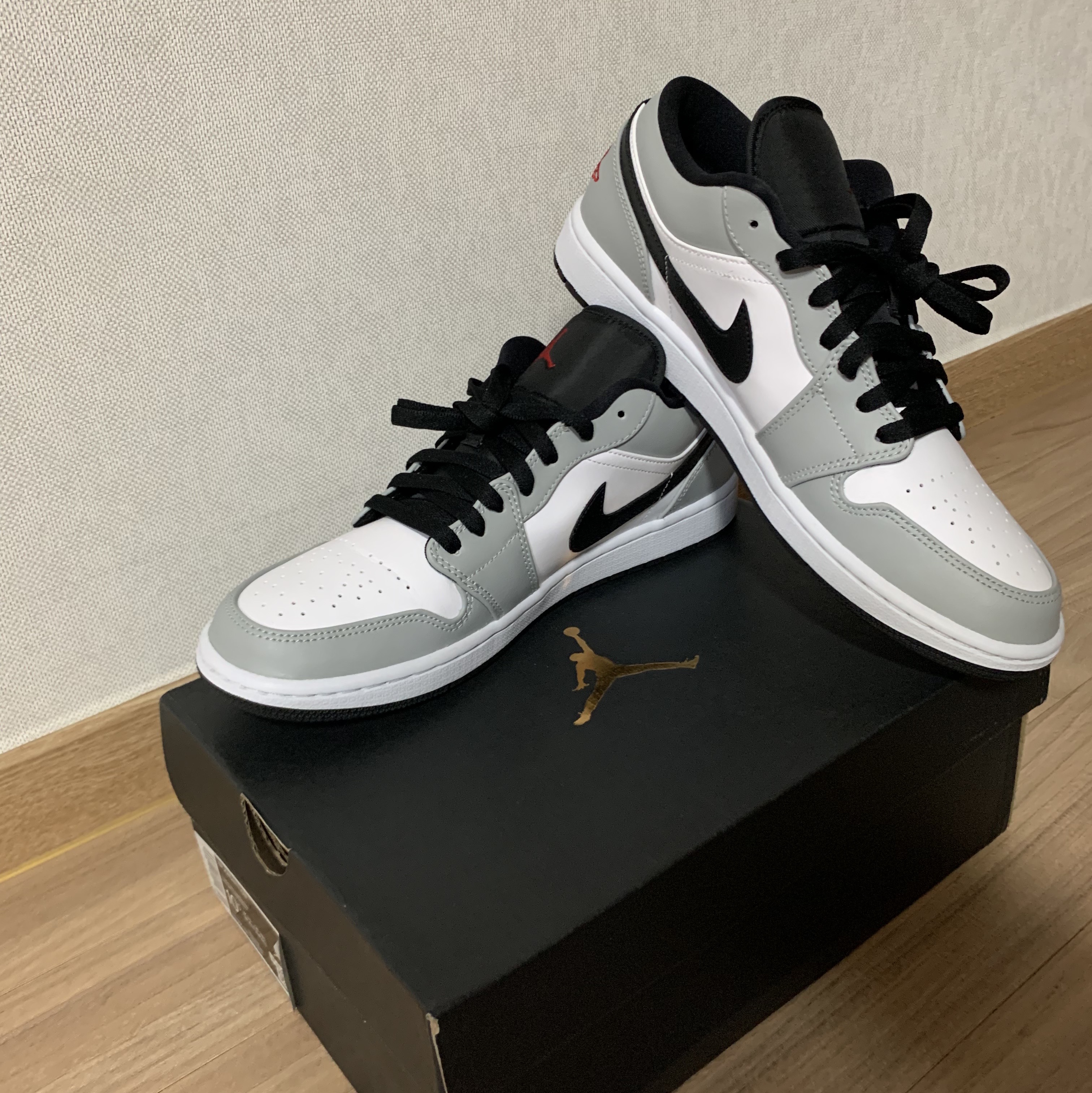 Jordan 1 Low Light Smoke Grey 착용 스타일 - 2