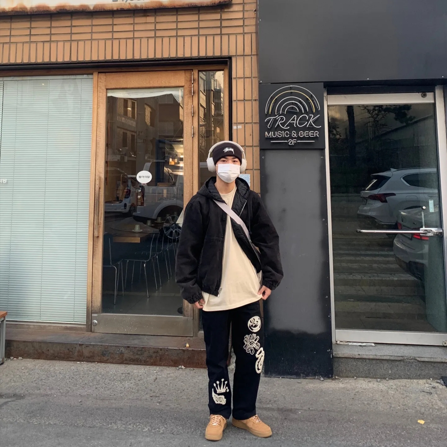 Nike x Stussy NRG Cuffed Beanie Black, Nike x Supreme Air Force 1 Low Flax 착용 스타일 - 2