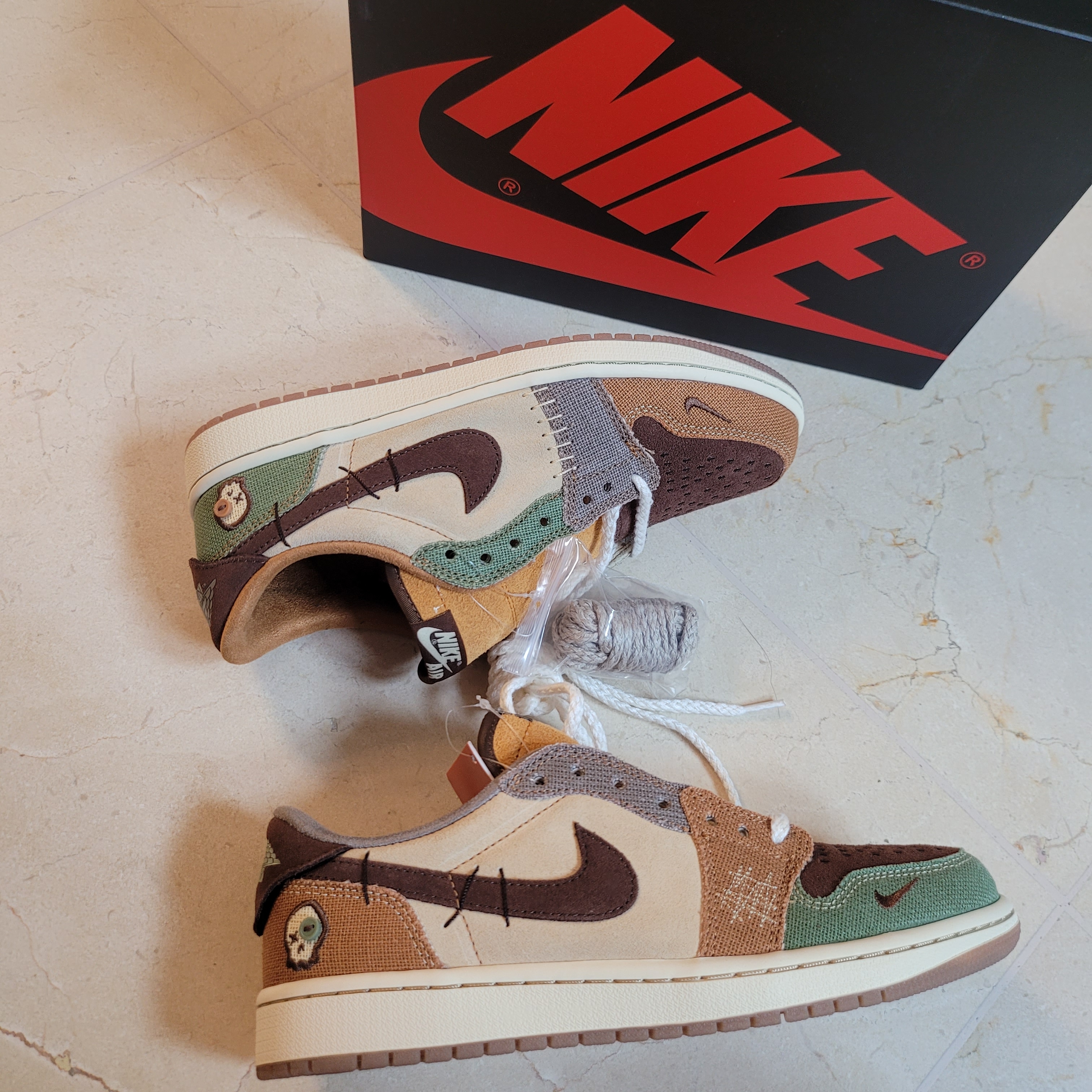 Jordan 1 x Zion Williamson Retro Low OG Flax and Oil Green 착용 스타일 - 5