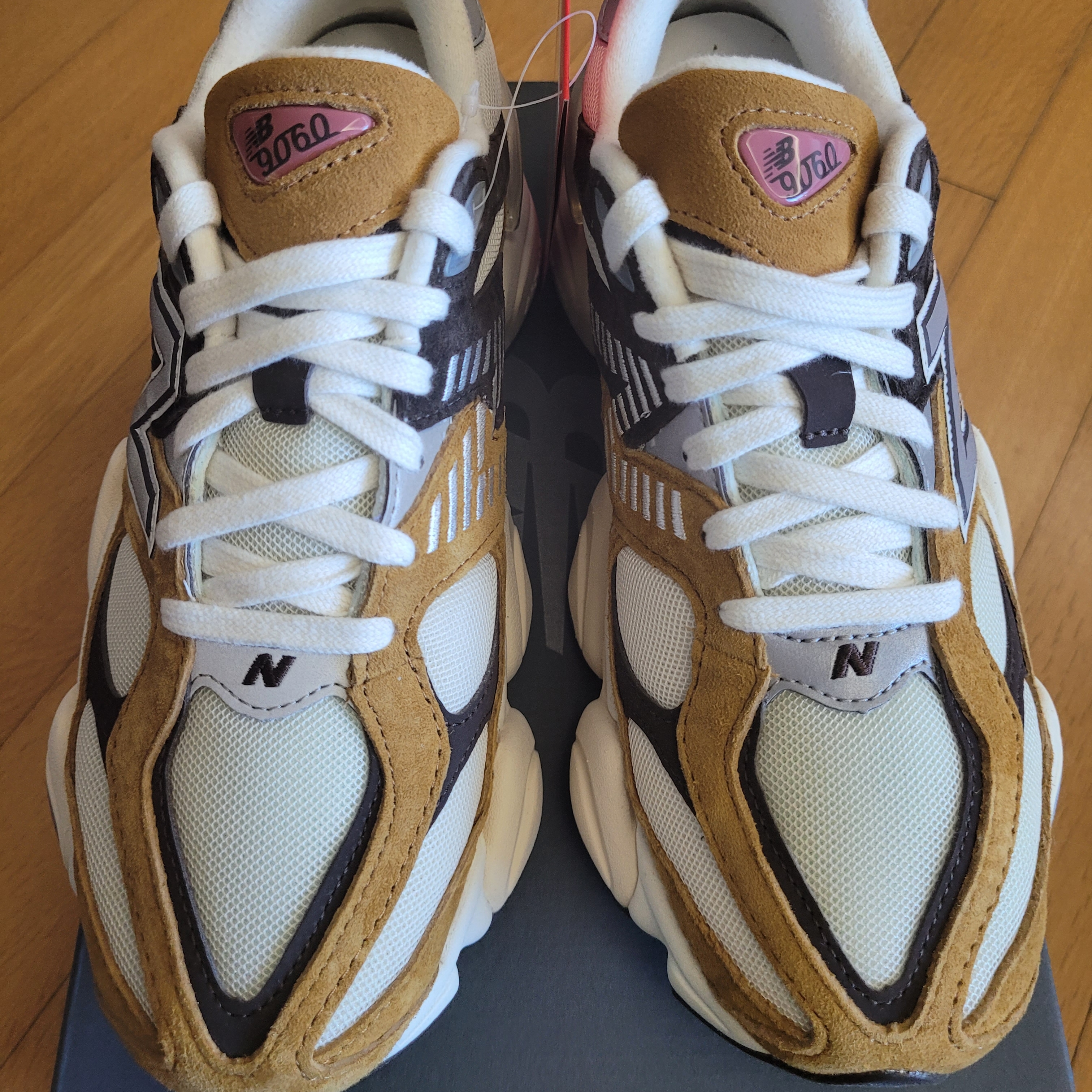 New Balance 9060 Workwear 착용 스타일 - 2