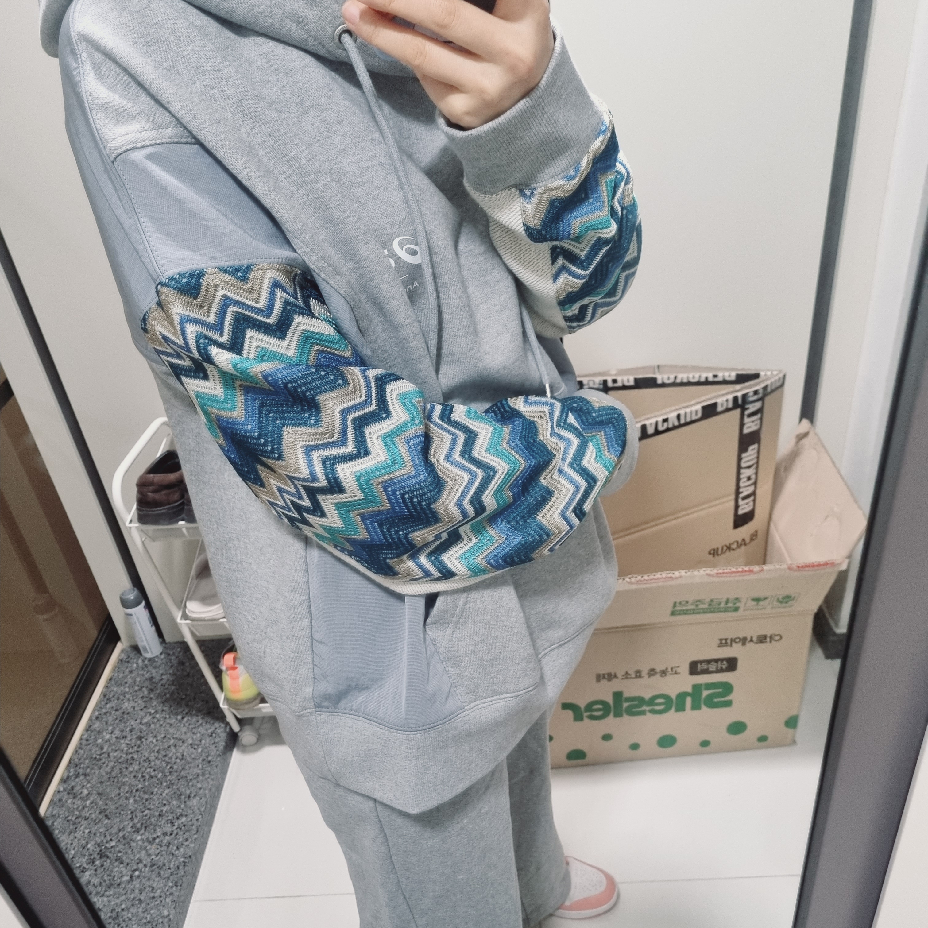 Andersson Bell x Asics Contrast Hoodie Grey 착용 스타일 - 2