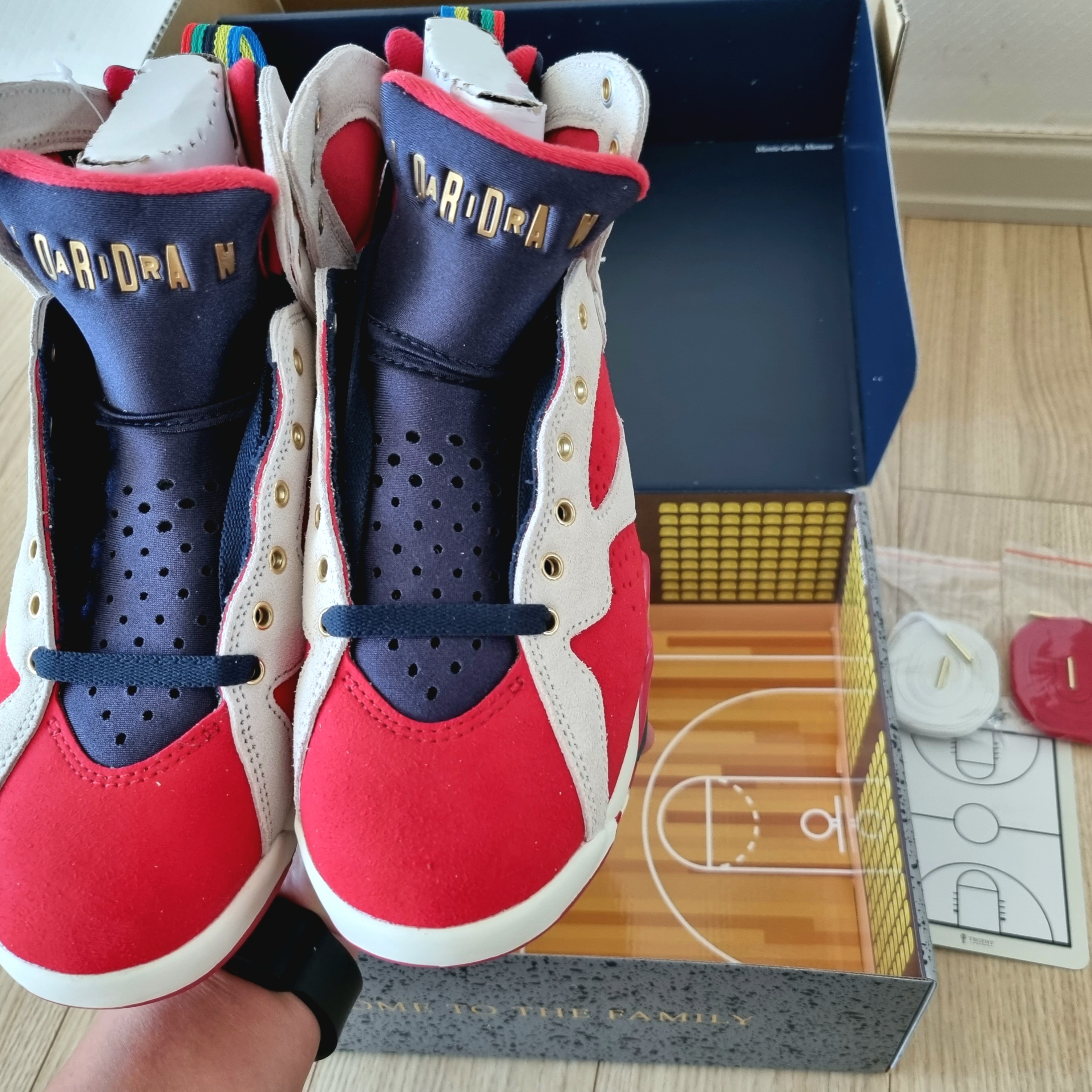 Jordan 7 x Trophy Room Retro SP True Red and Obsidian 착용 스타일 - 2