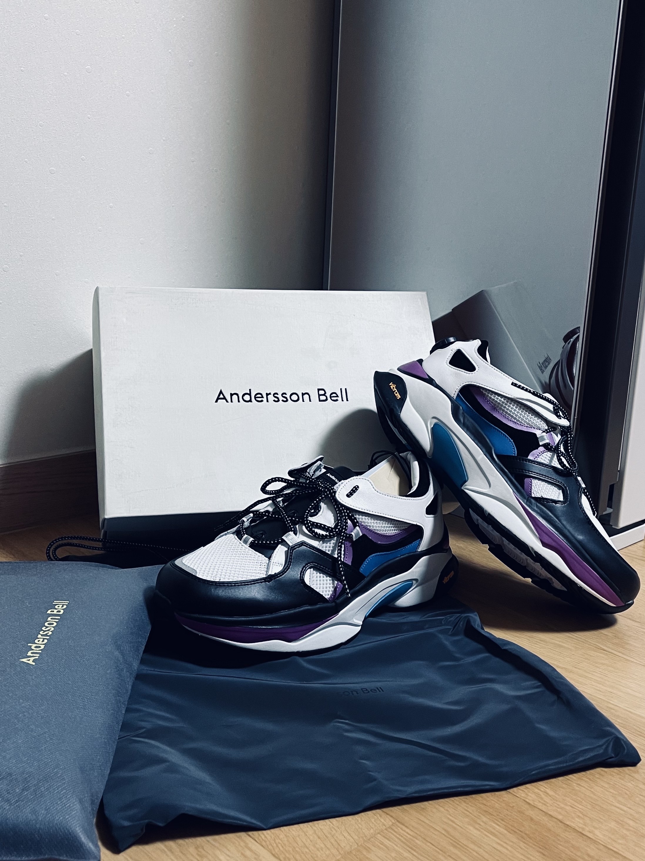 Asics x Andersson Bell Gel-1090 Black Silver 착용 스타일