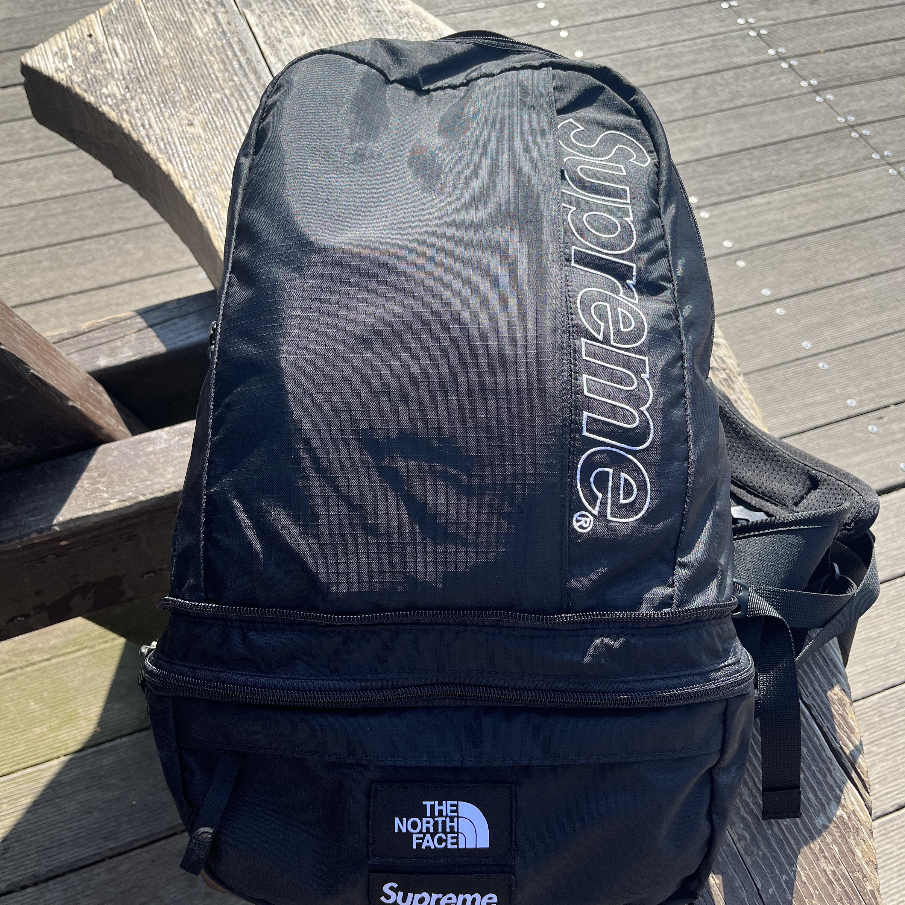 Supreme x The North Face Trekking Convertible Backpack + Waist Bag Black - 22SS, Arc'teryx Sinsolo Hat Black 착용 스타일 - 2