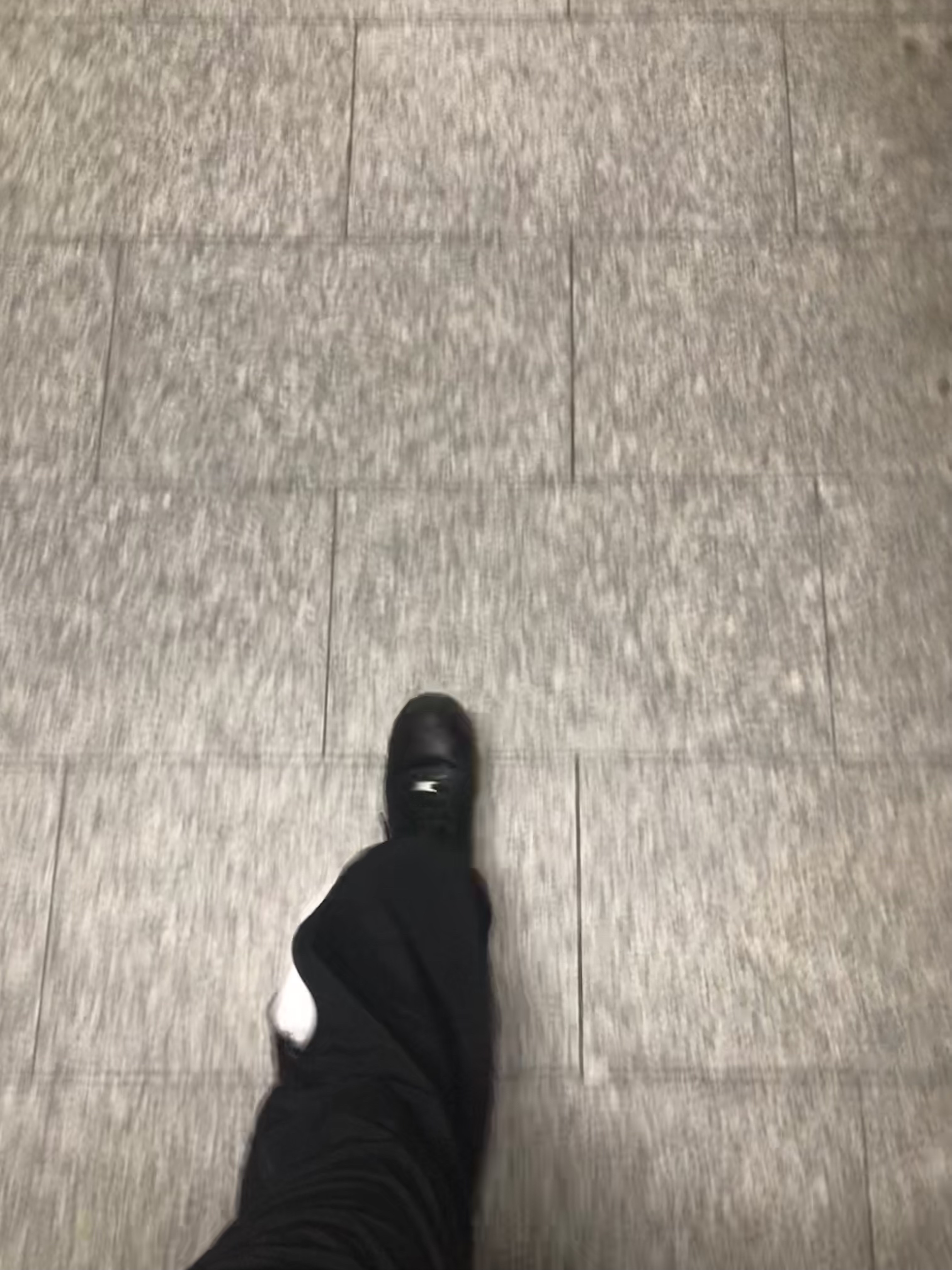 Nike Air Force 1 '07 Low Triple Black 착용 스타일