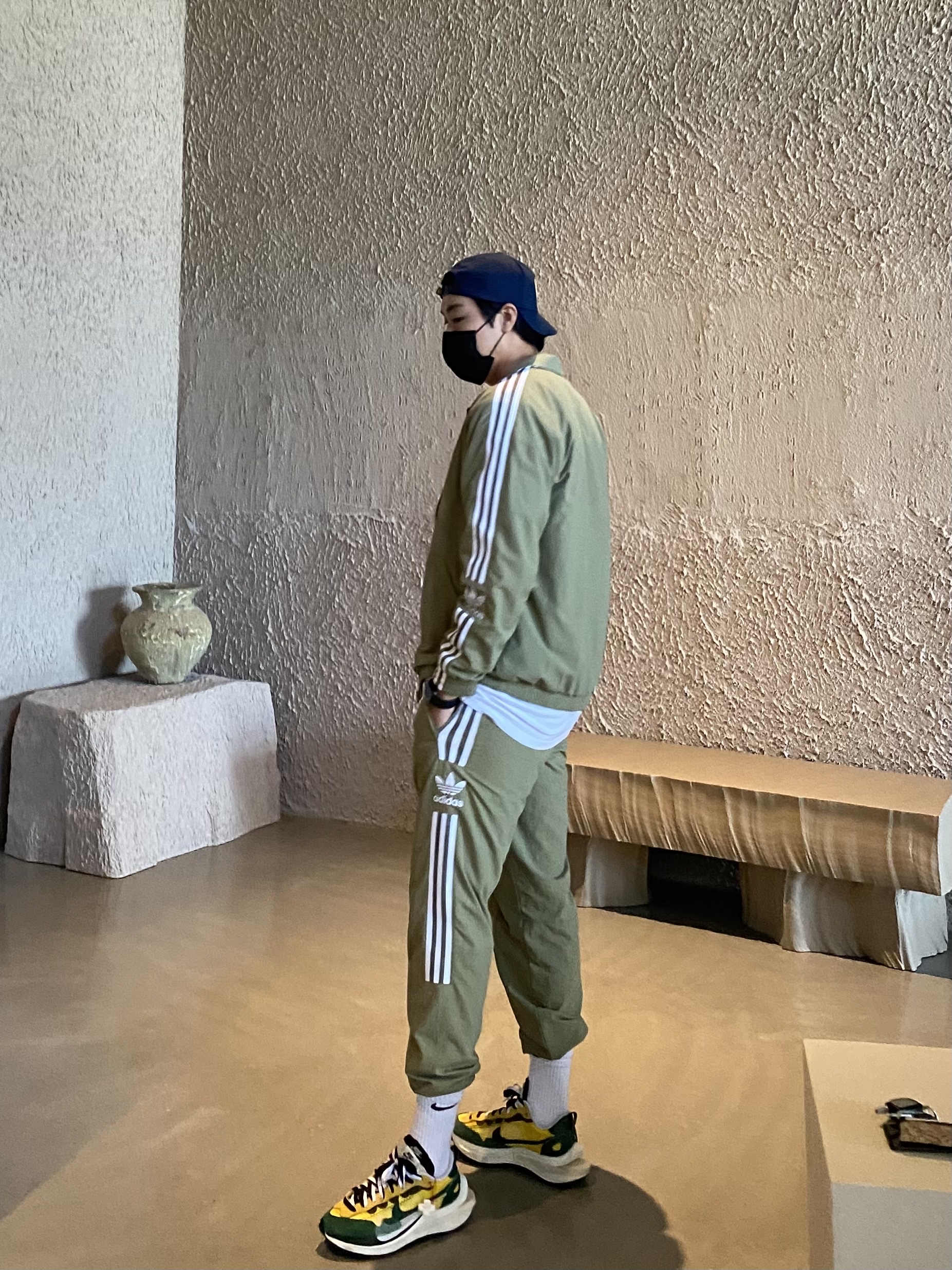 Nike x Sacai VaporWaffle Tour Yellow & Gorge Green Sail 착용 스타일 - 2