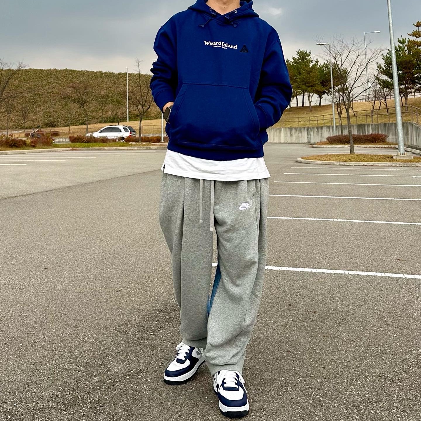 Nike NRG ACG Hoodie Wizard Blue Void - Asia, Nike Air Force 1 '07 Cut Out Swoosh Midnight Navy 착용 스타일 - 1