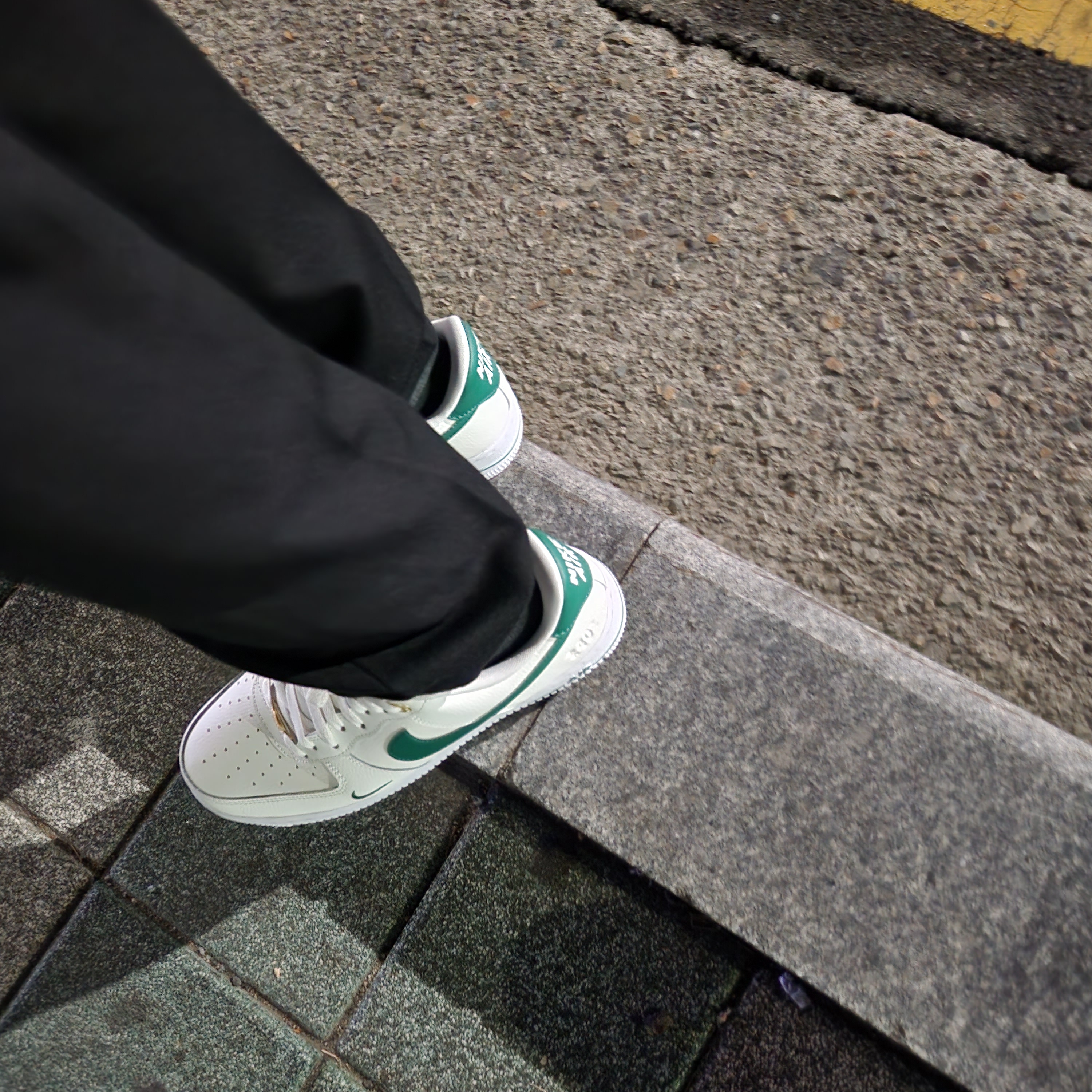 Nike Air Force 1 '07 LV8 40th Anniversary Join Forces Sail Malachite 착용 스타일