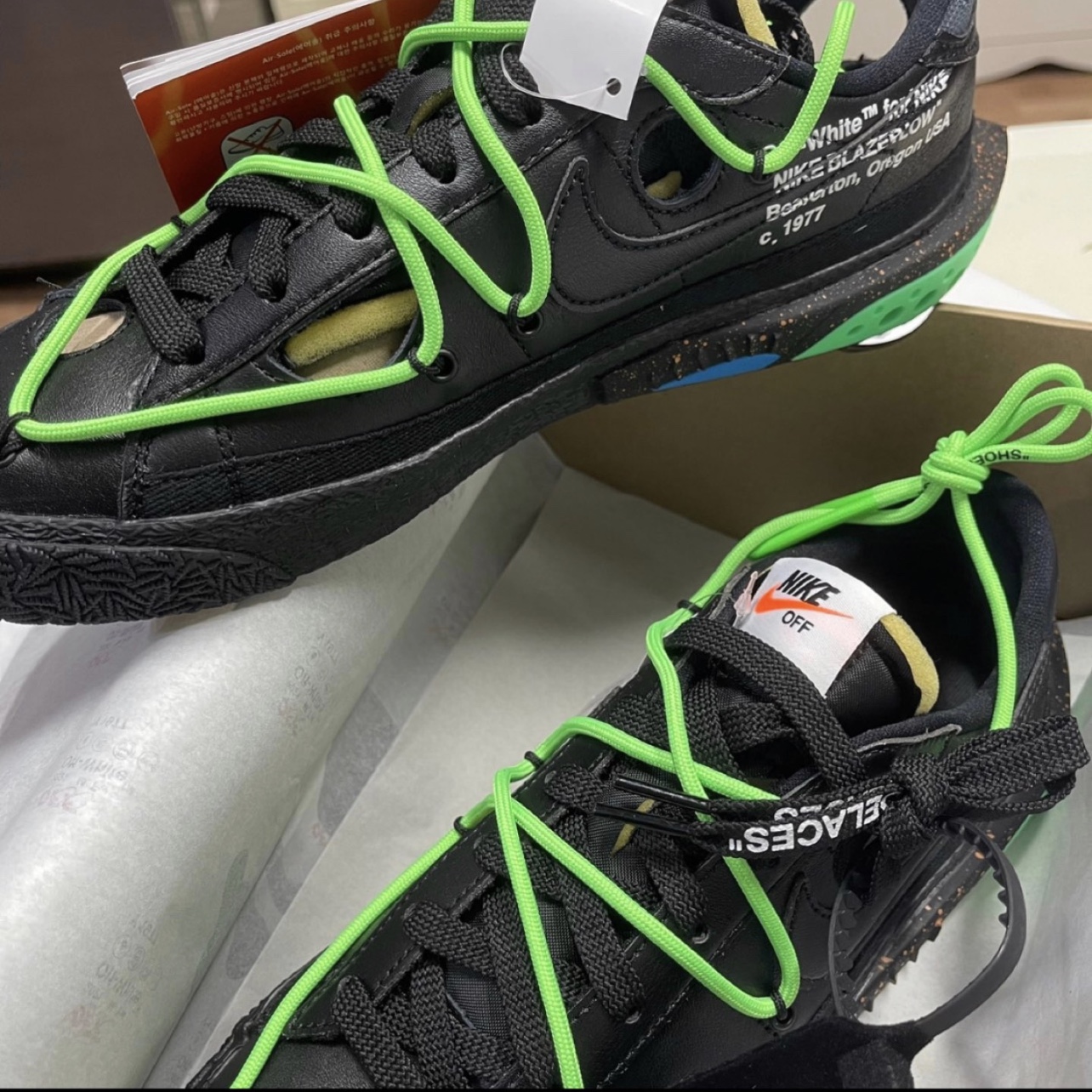 Nike x Off-White Blazer Low '77 Black and Electro Green 착용 스타일