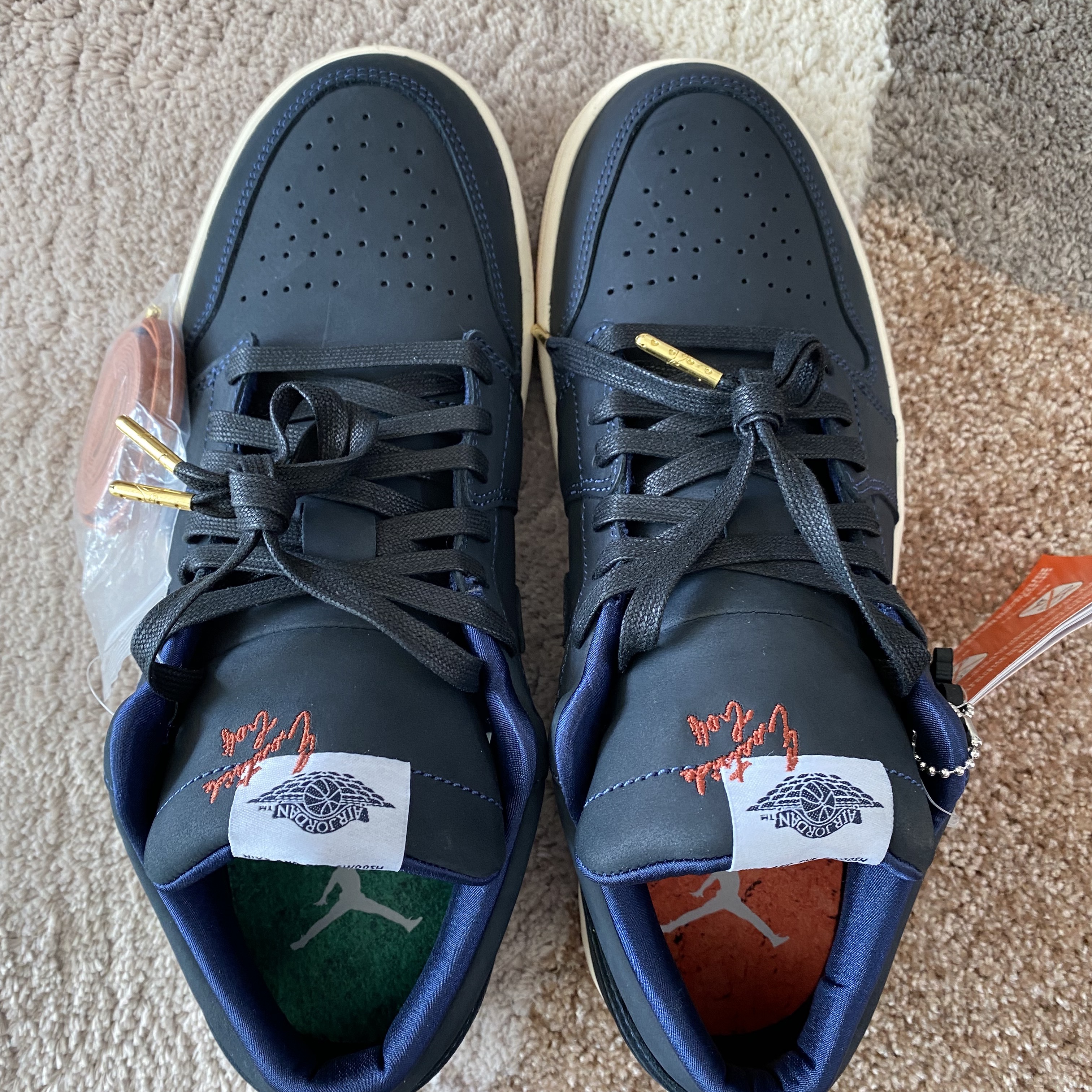 Jordan 1 x Eastside Golf Low Midnight Navy 착용 스타일 - 3