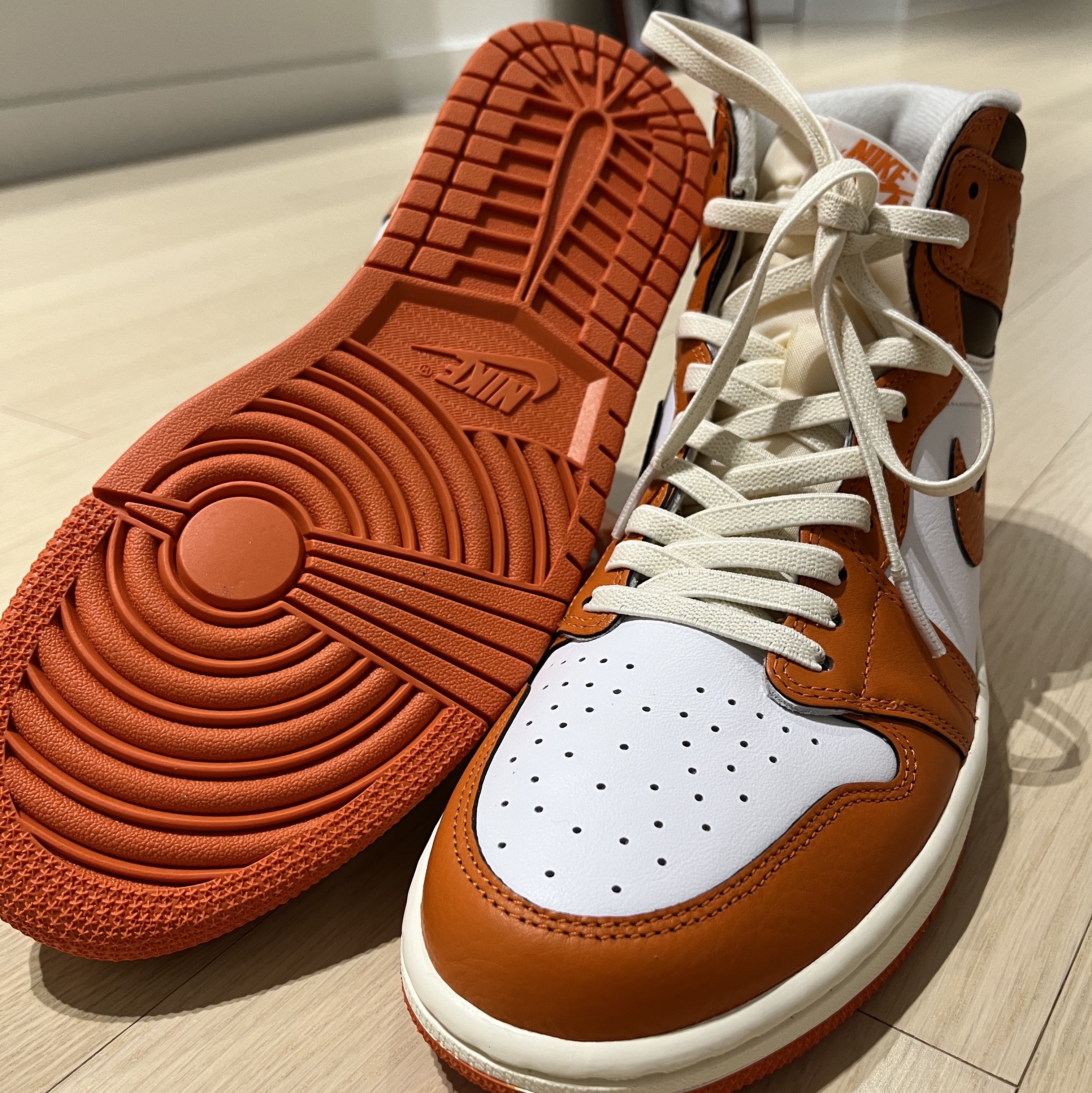 (W) Jordan 1 Retro High OG Starfish 착용 스타일 - 3
