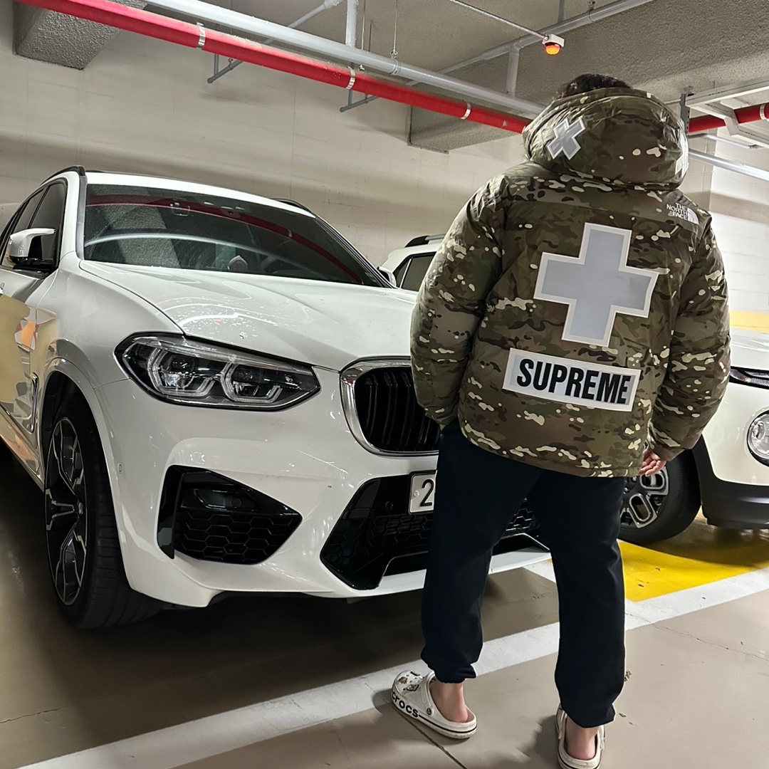 Supreme x The North Face Summit Series Rescue Baltoro Jacket Multi Camo - 22SS 착용 스타일 - 1