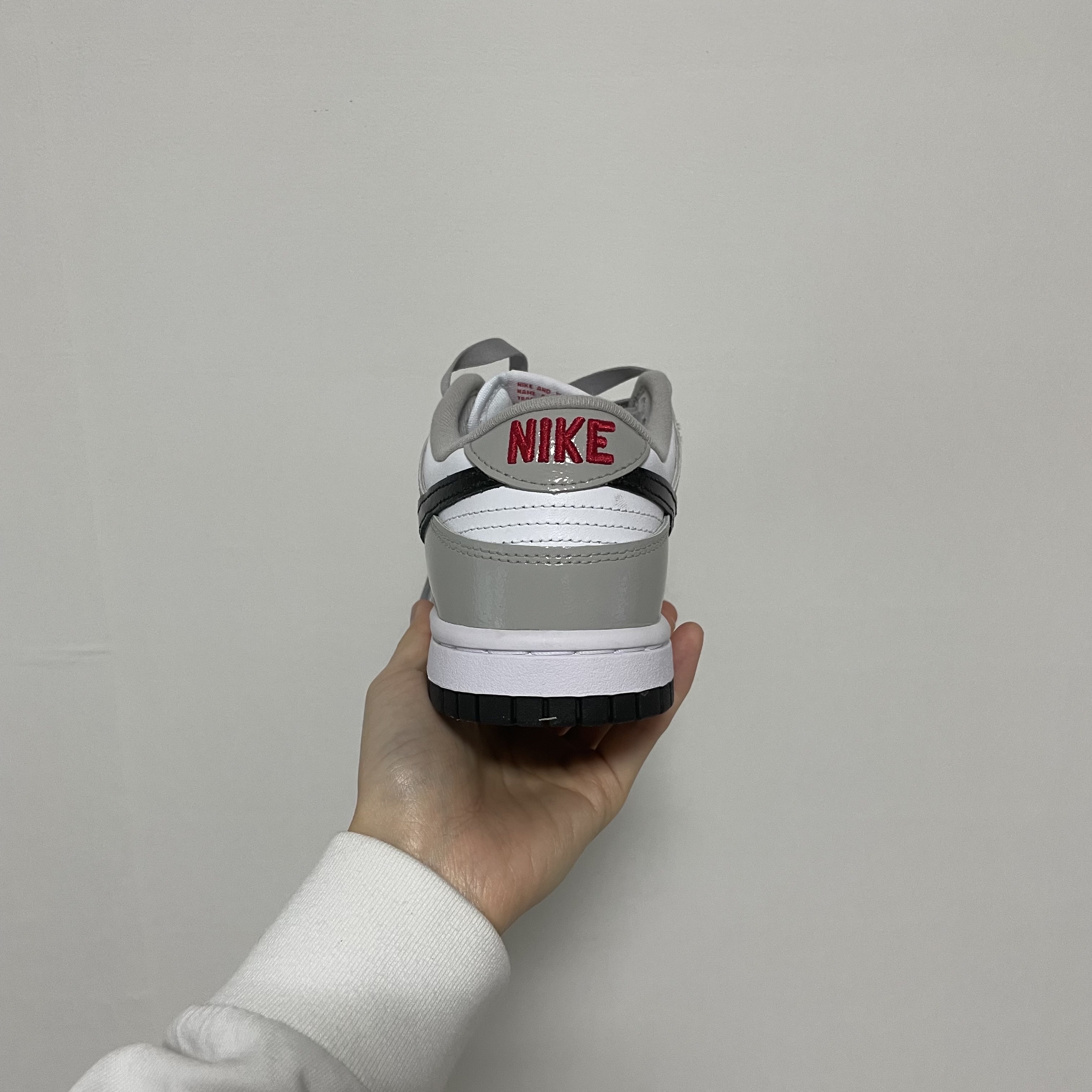 (W) Nike Dunk Low Essential Light Iron Ore Black 착용 스타일 - 2