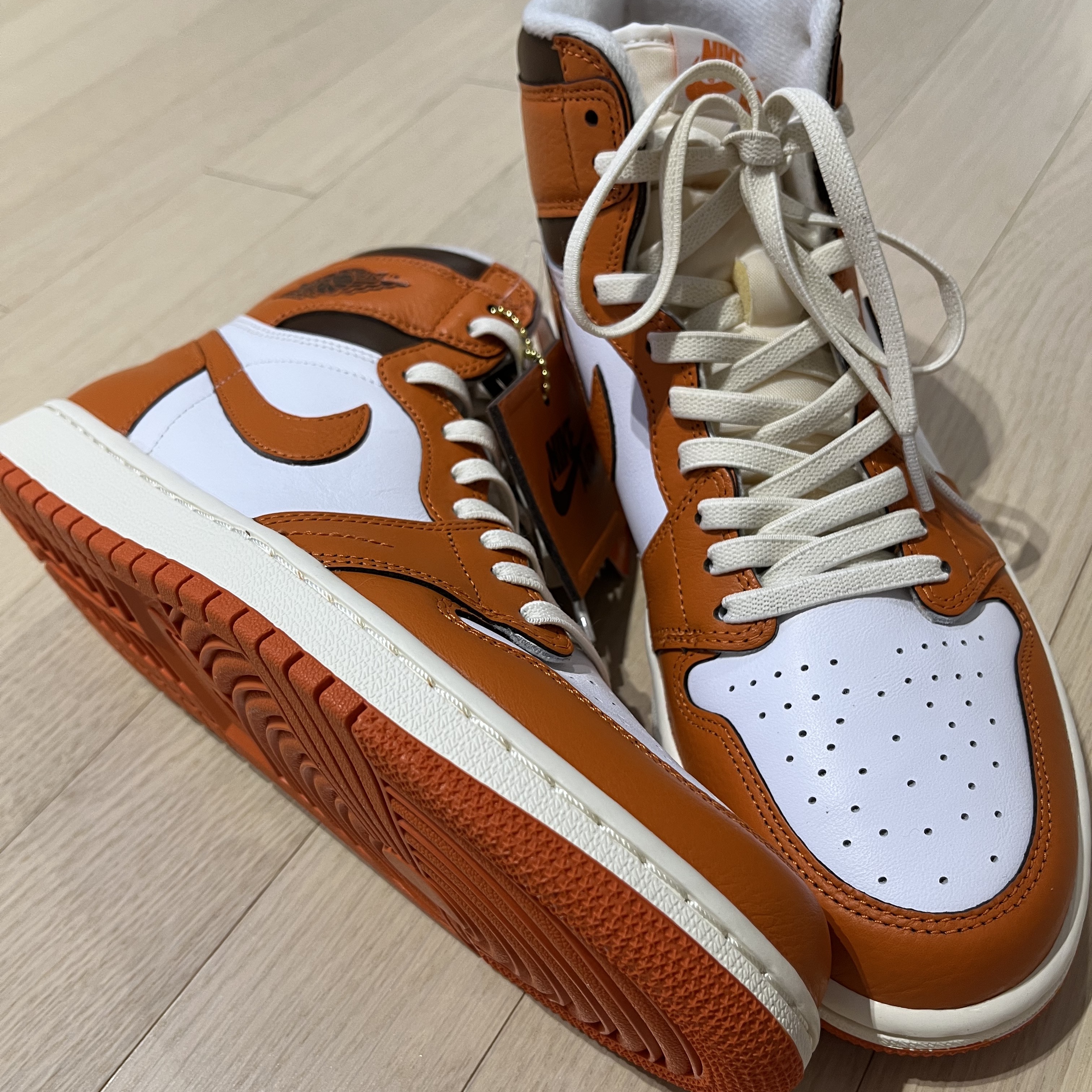 (W) Jordan 1 Retro High OG Starfish 착용 스타일 - 2