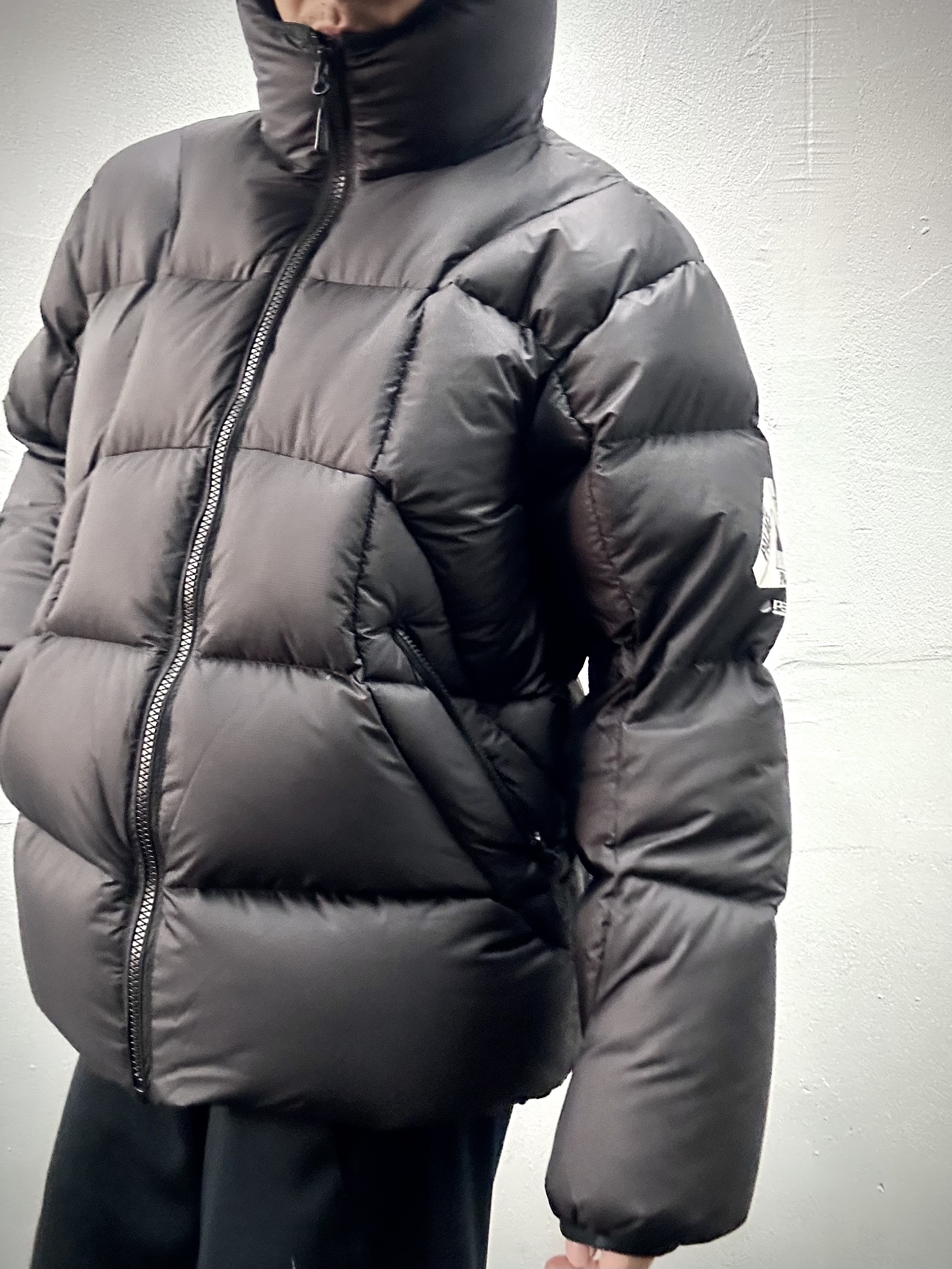 Palace Pertex Frost Balaclava Puffa Black - 22FW 착용 스타일 - 2