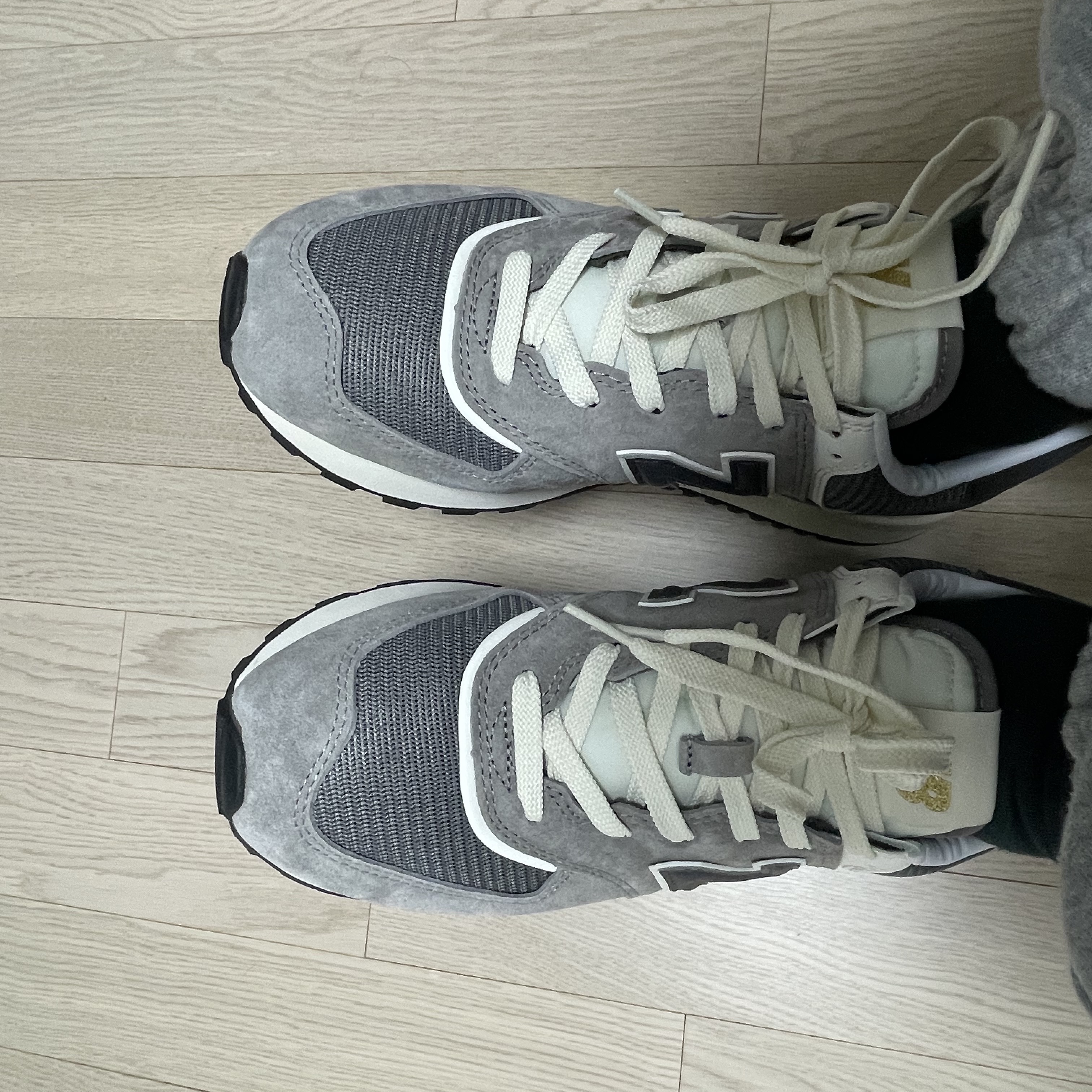 New Balance 574 Legacy Grey 착용 스타일 - 3