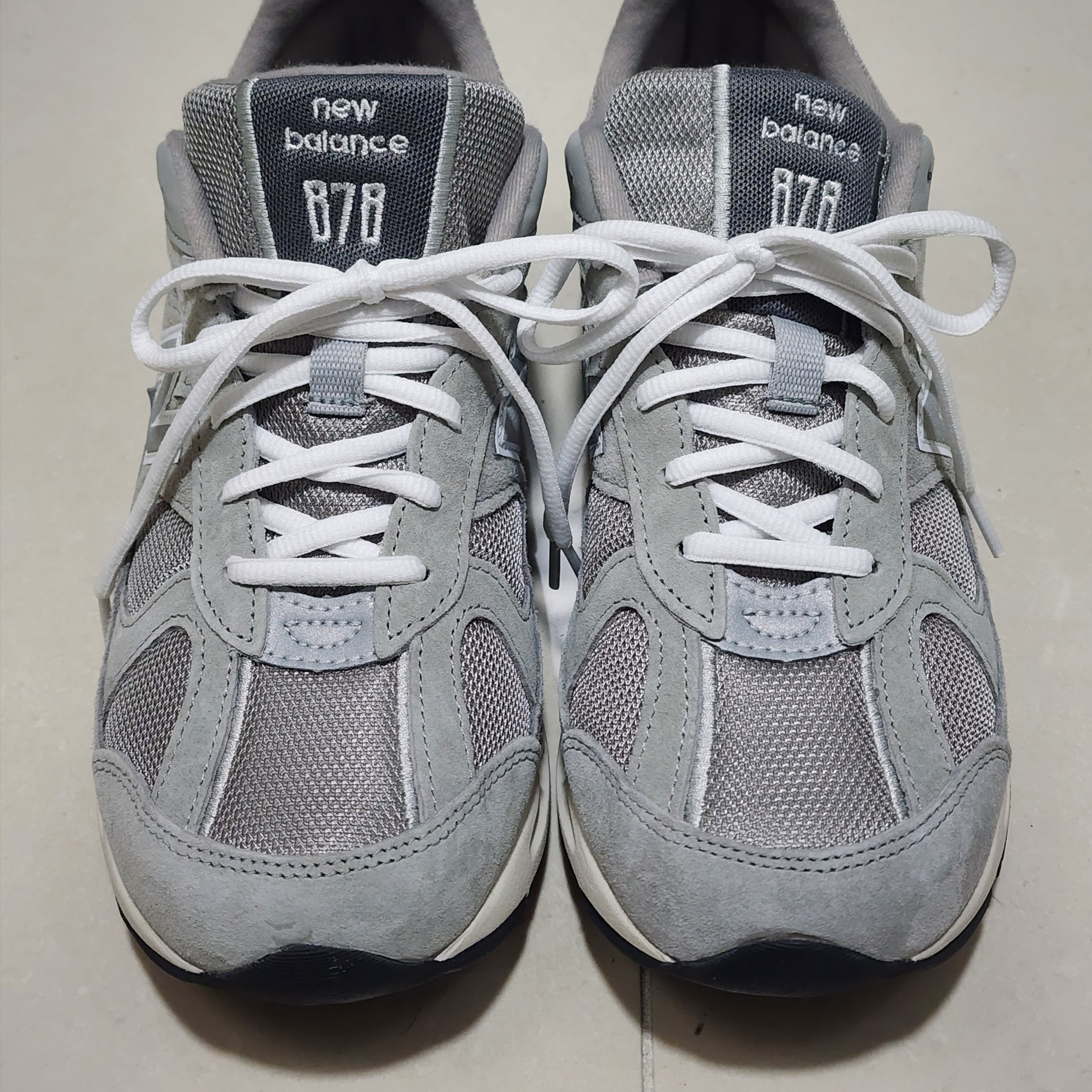 New Balance 878 Gray 착용 스타일